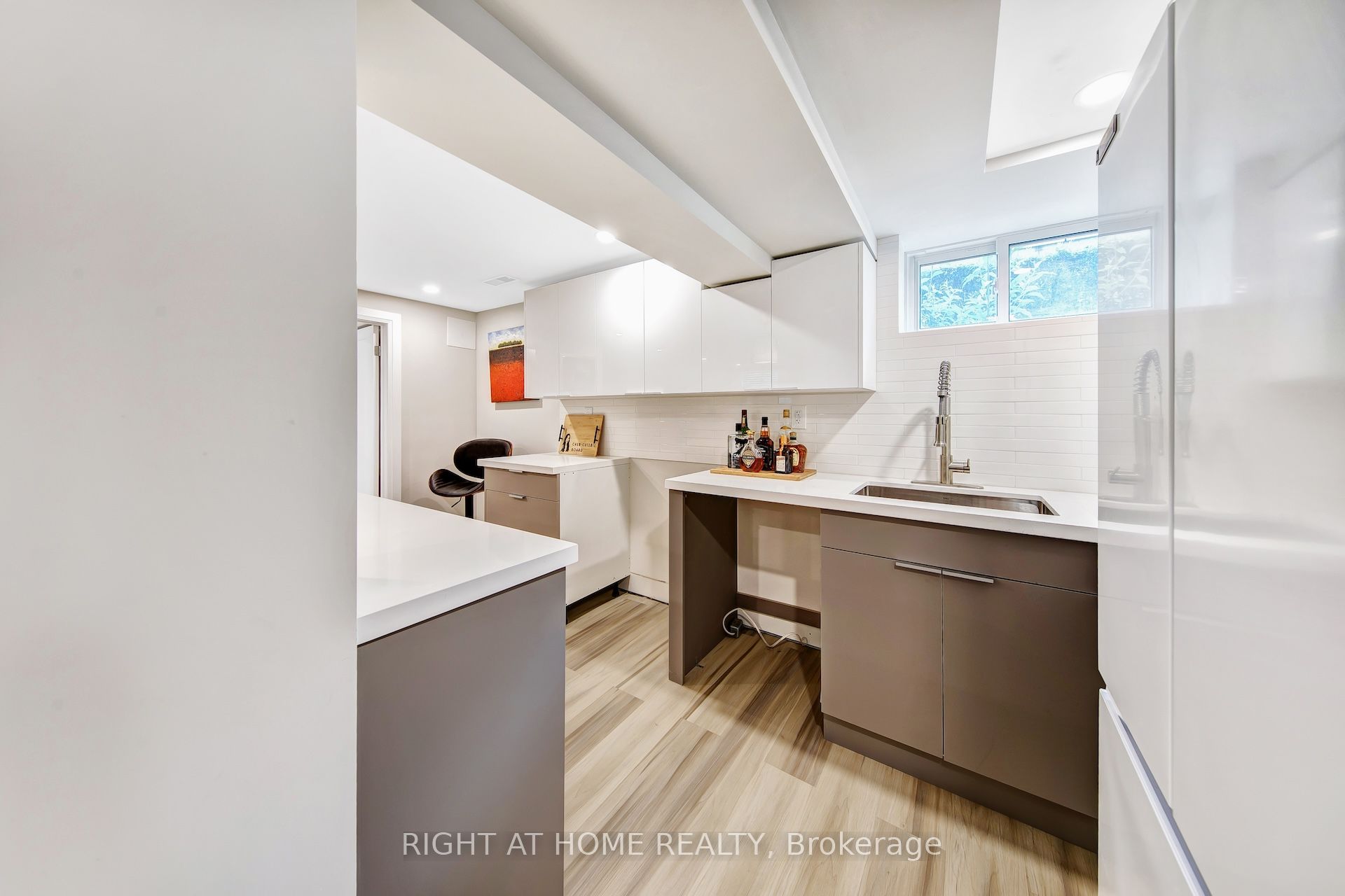 74 Mccaul Street Property Photo 27