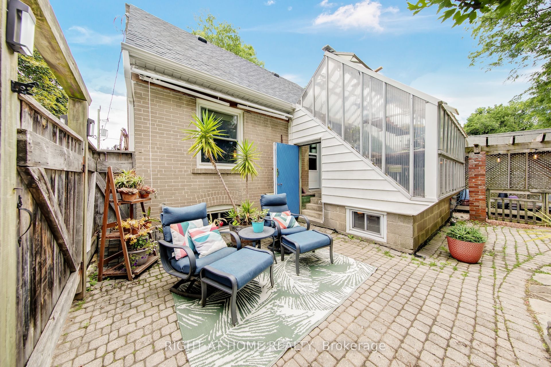 74 Mccaul Street Property Photo 37