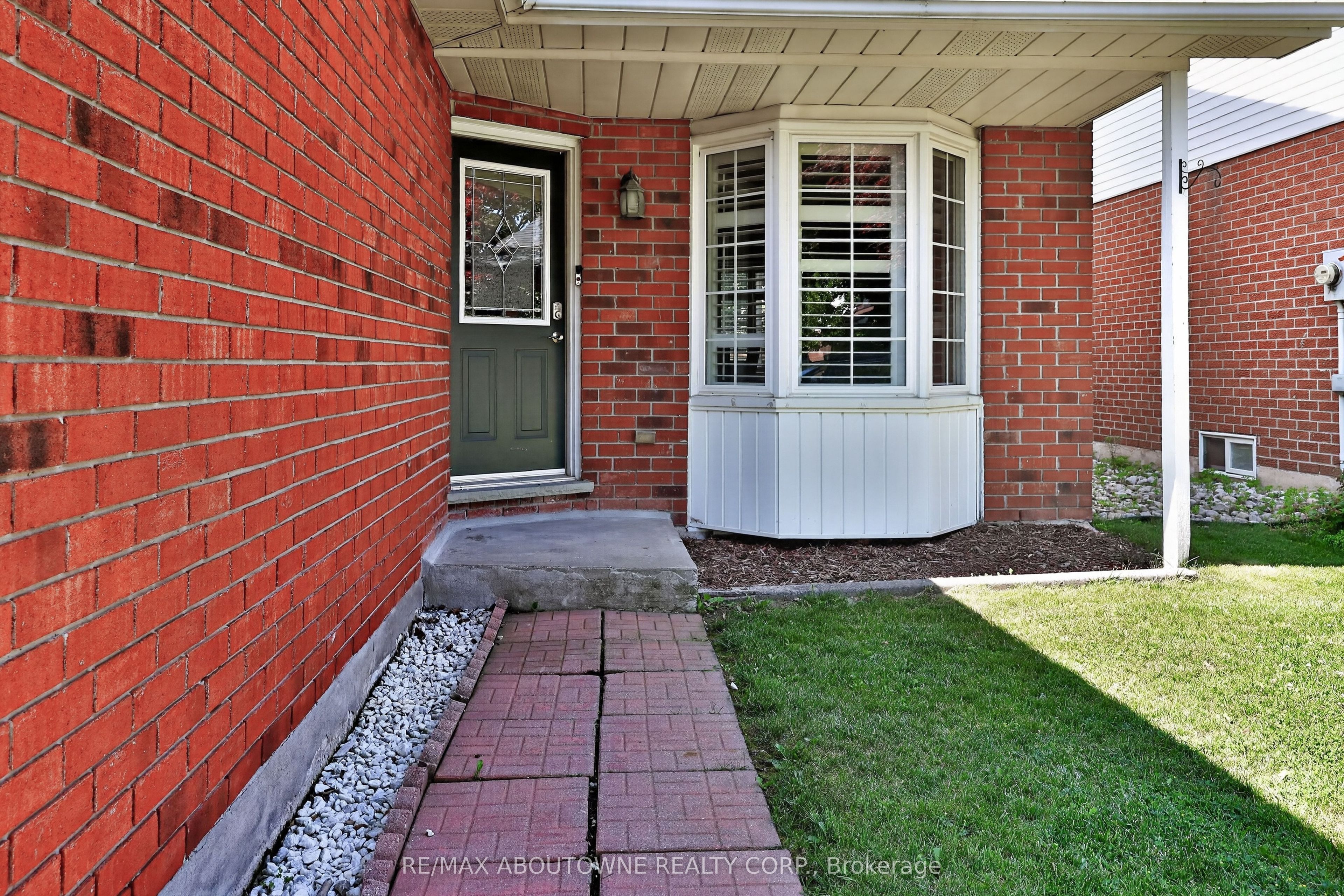 2102 Salma Crescent Property Photo 5