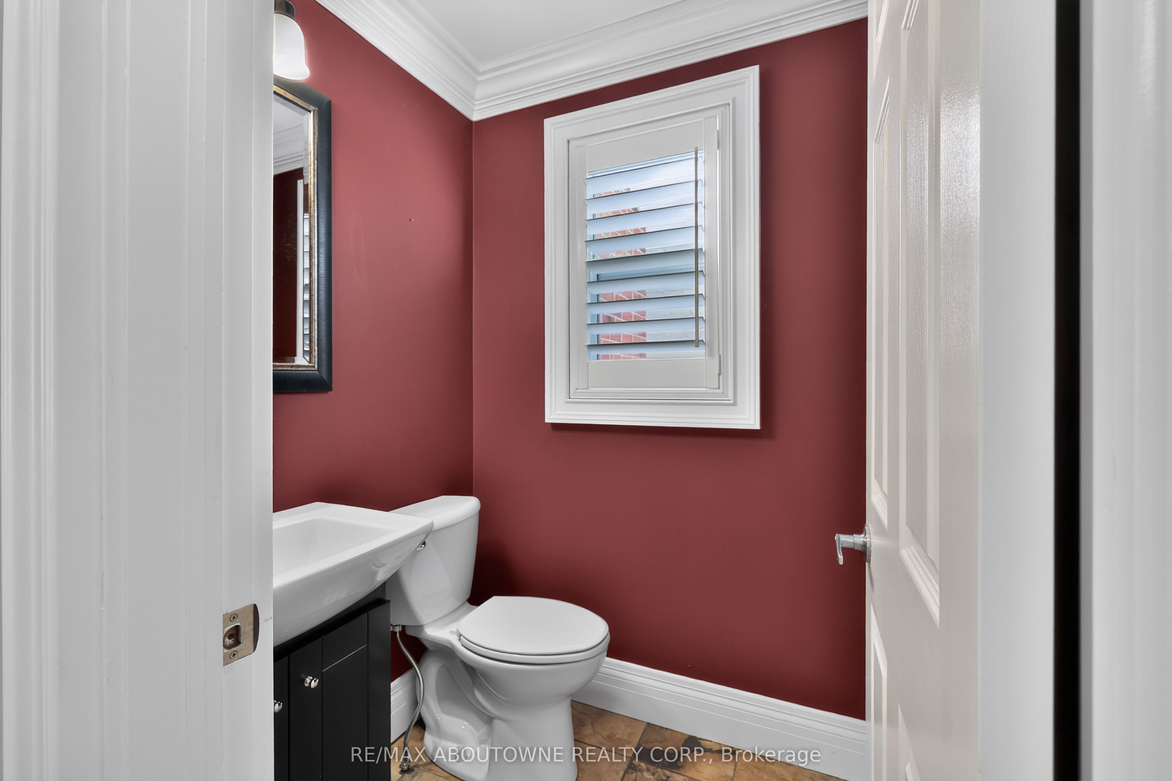 2102 Salma Crescent Property Photo 8