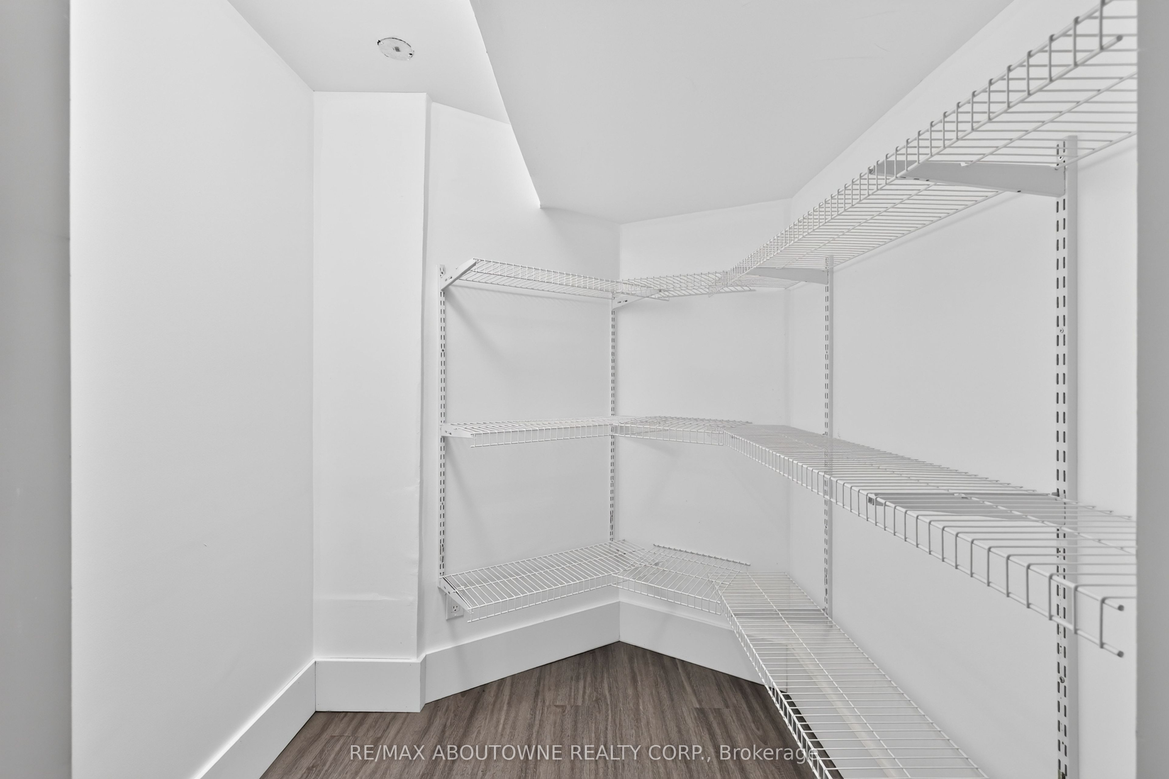 2102 Salma Crescent Property Photo 34