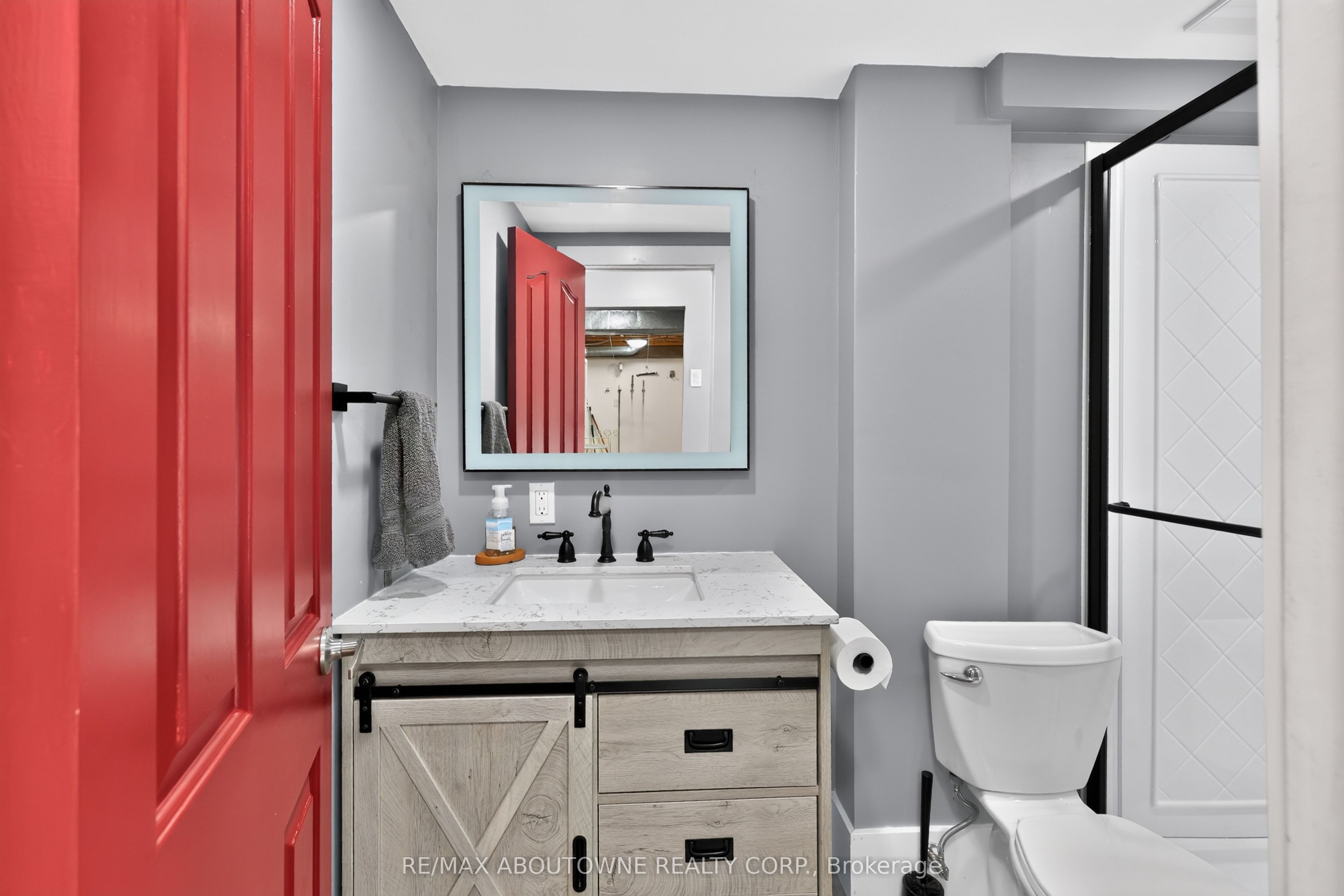 2102 Salma Crescent Property Photo 35