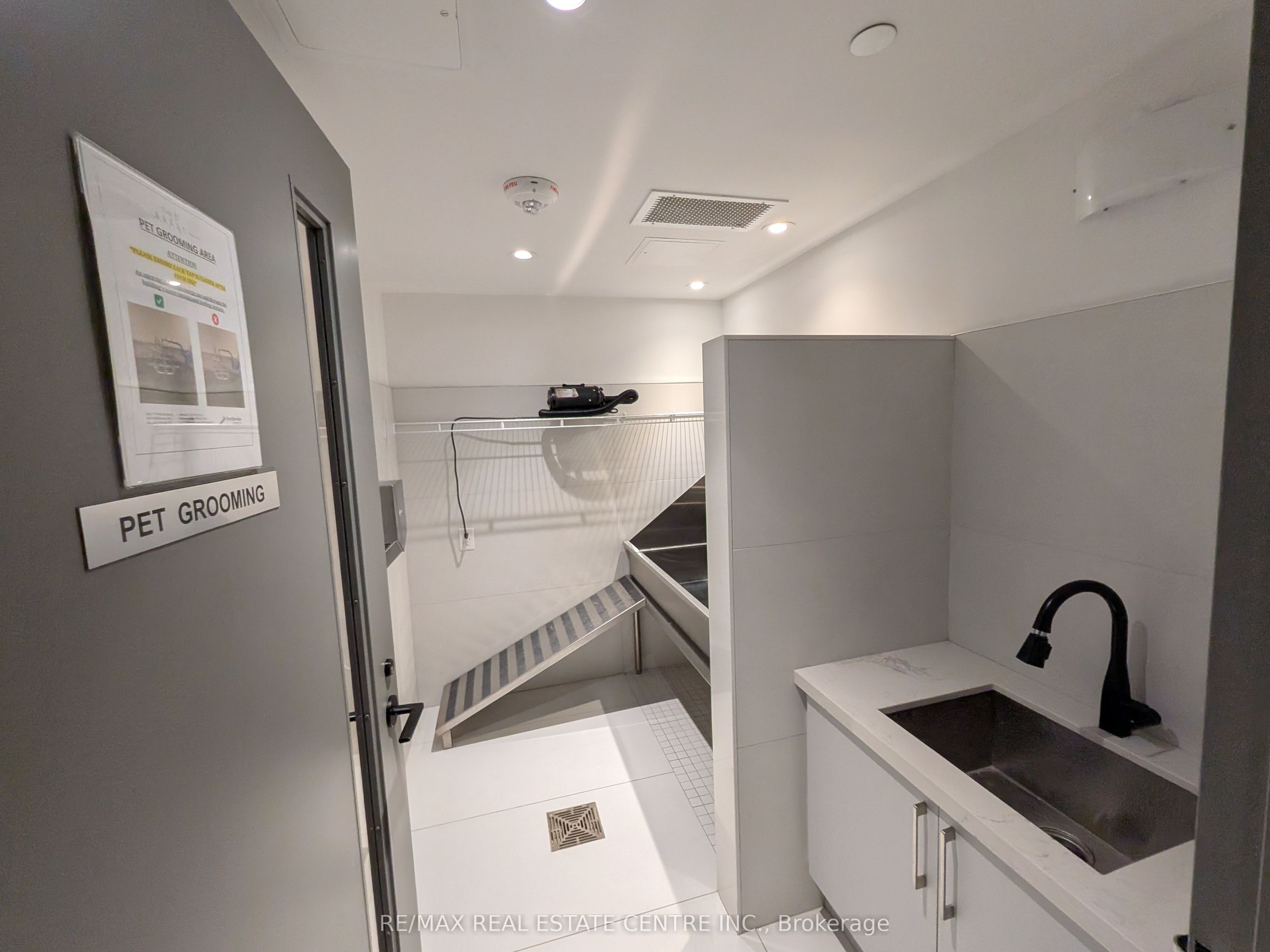2450 Old Bronte Road 417 Property Photo 17