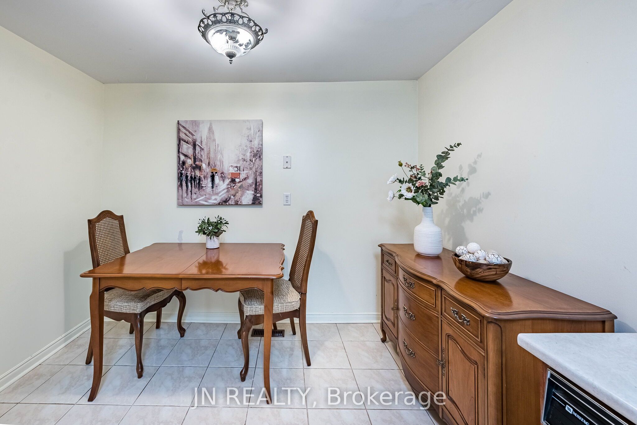 15 Gatwick Lane Property Photo 14