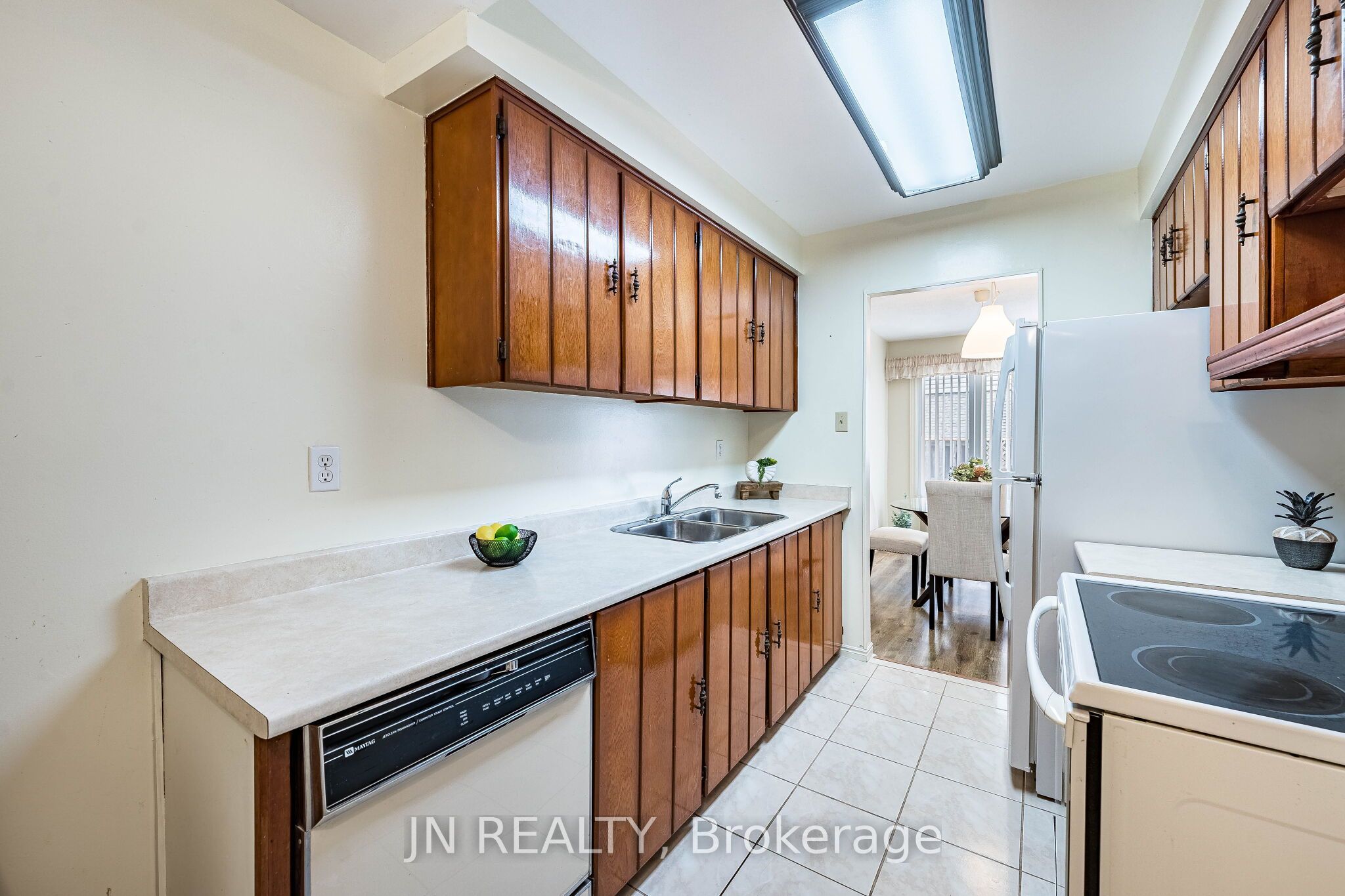 15 Gatwick Lane Property Photo 16