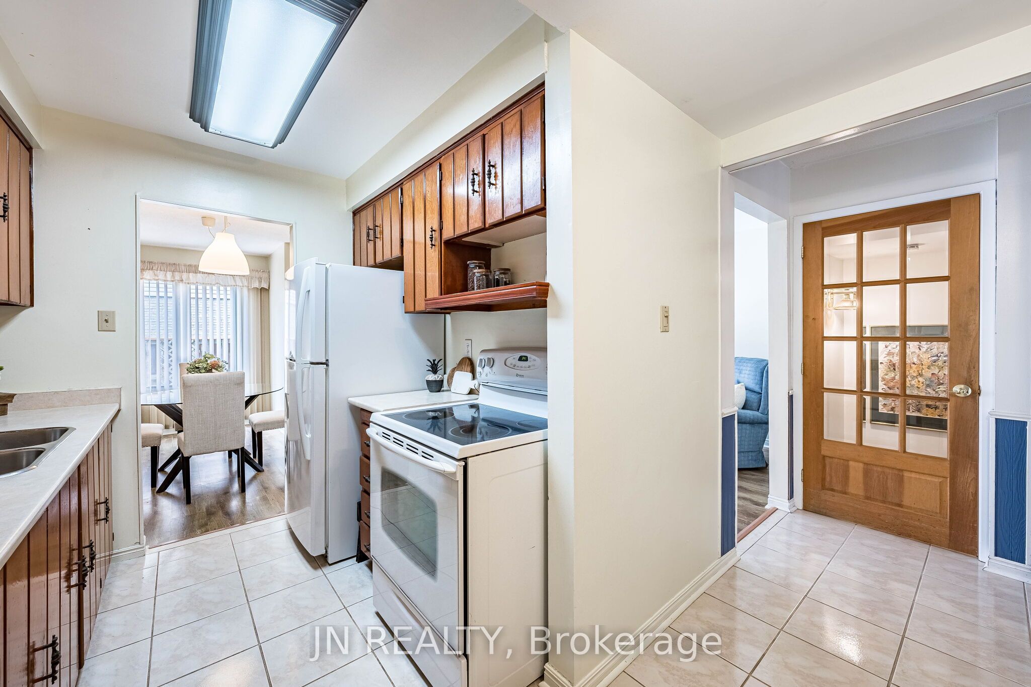 15 Gatwick Lane Property Photo 17
