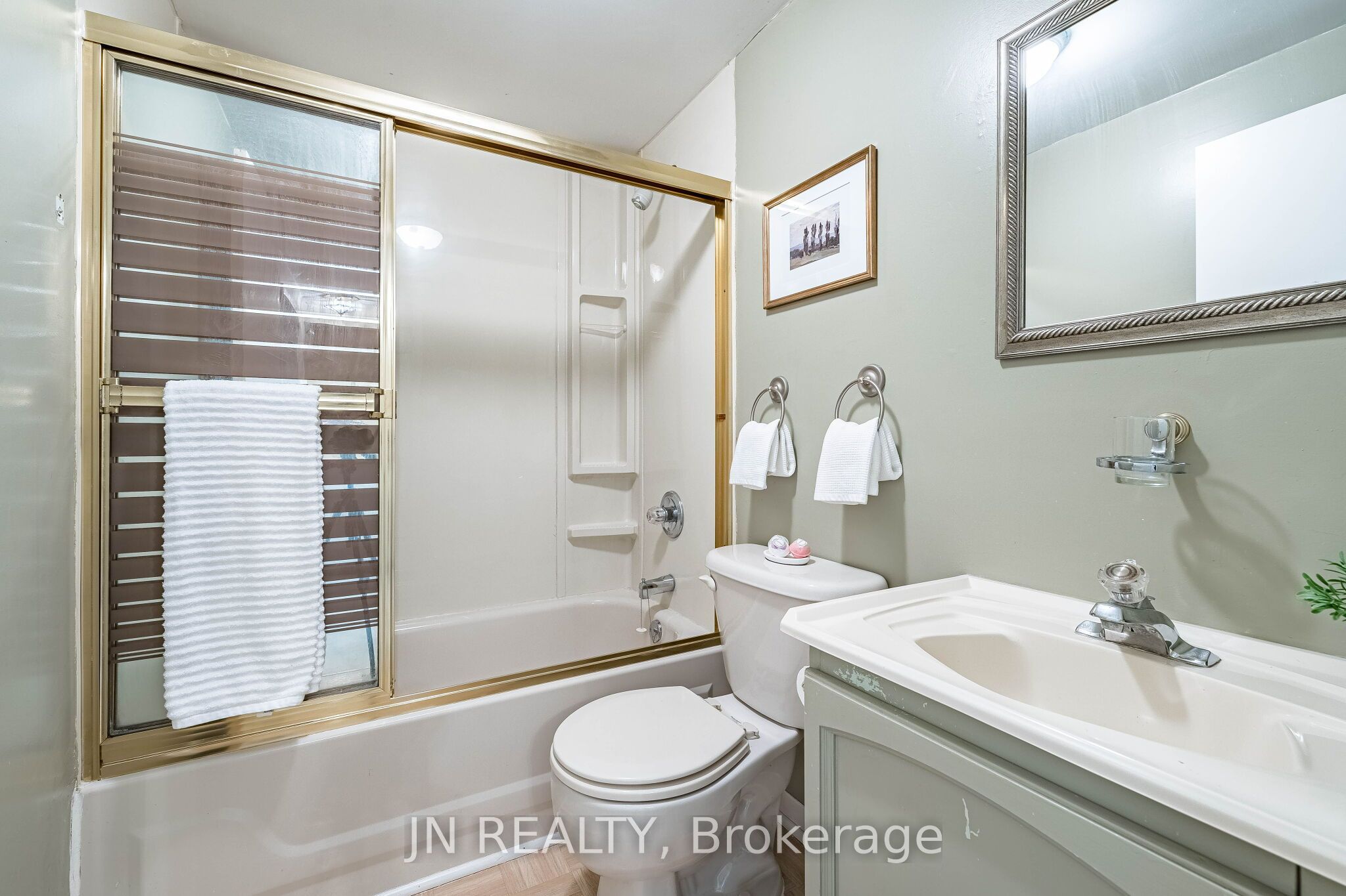 15 Gatwick Lane Property Photo 35