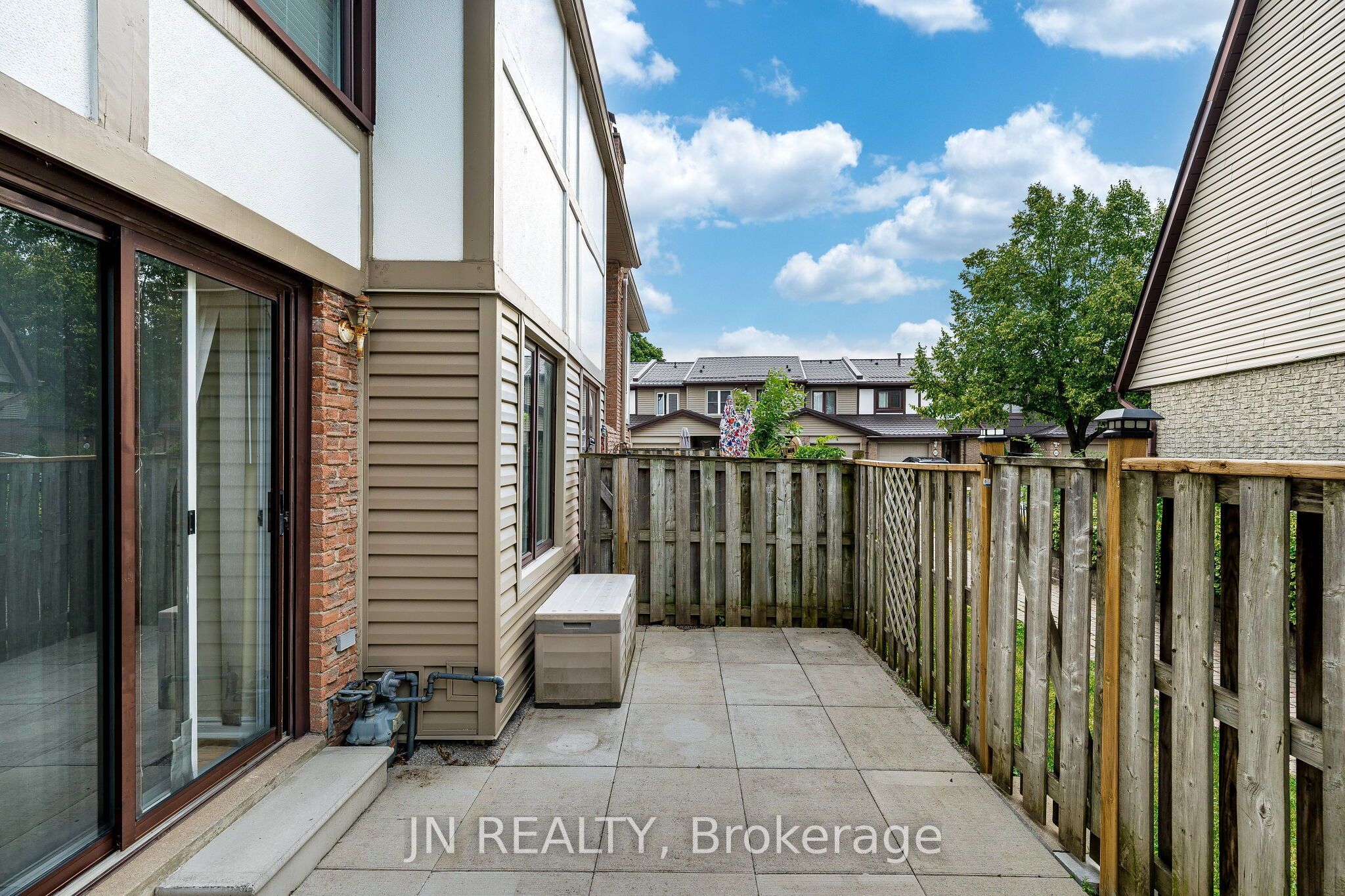 15 Gatwick Lane Property Photo 43