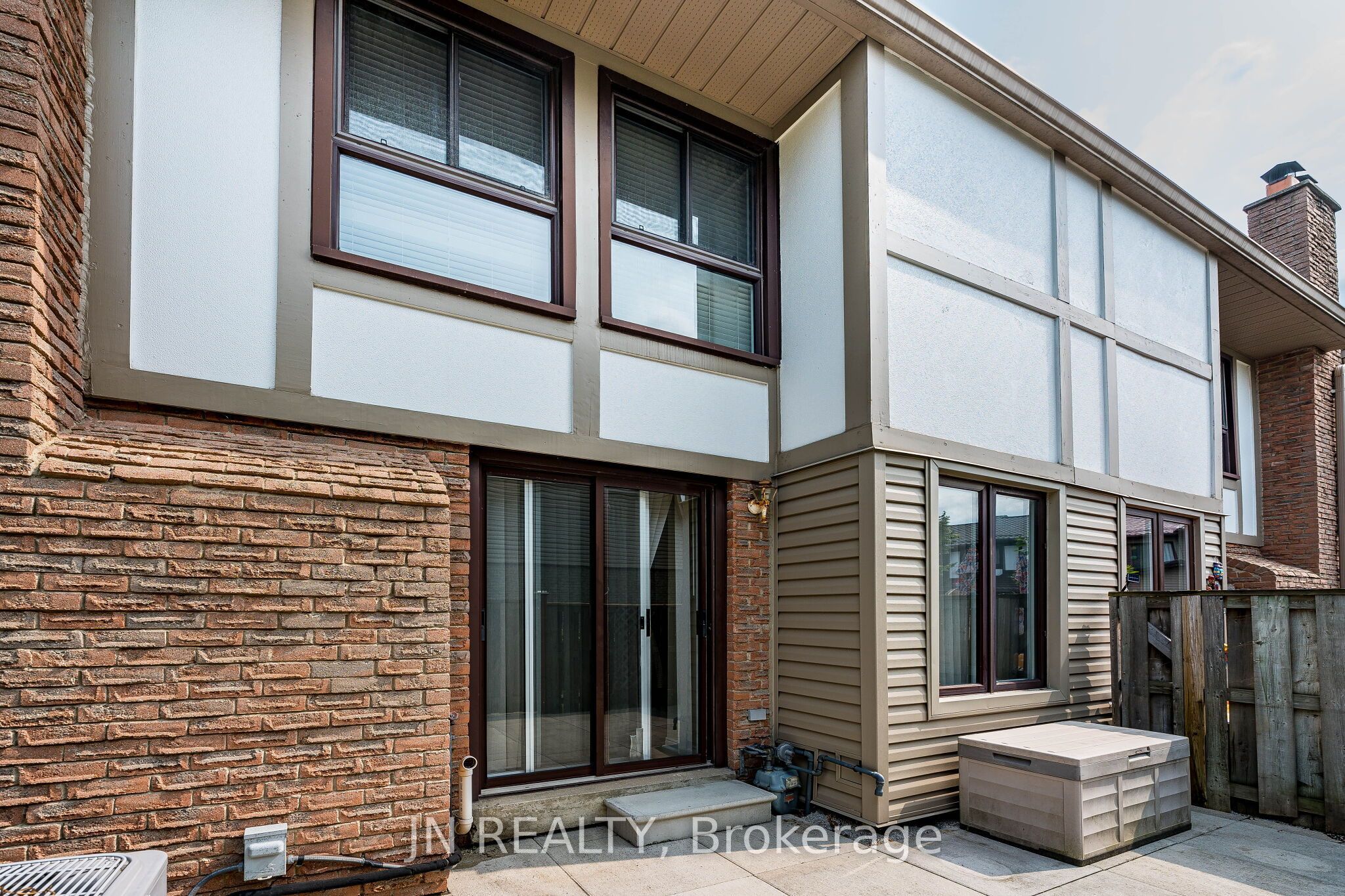 15 Gatwick Lane Property Photo 45