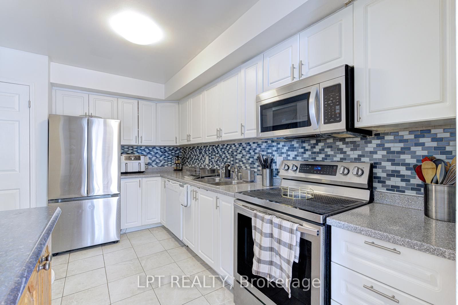 30 Dawson Road Property Photo 10