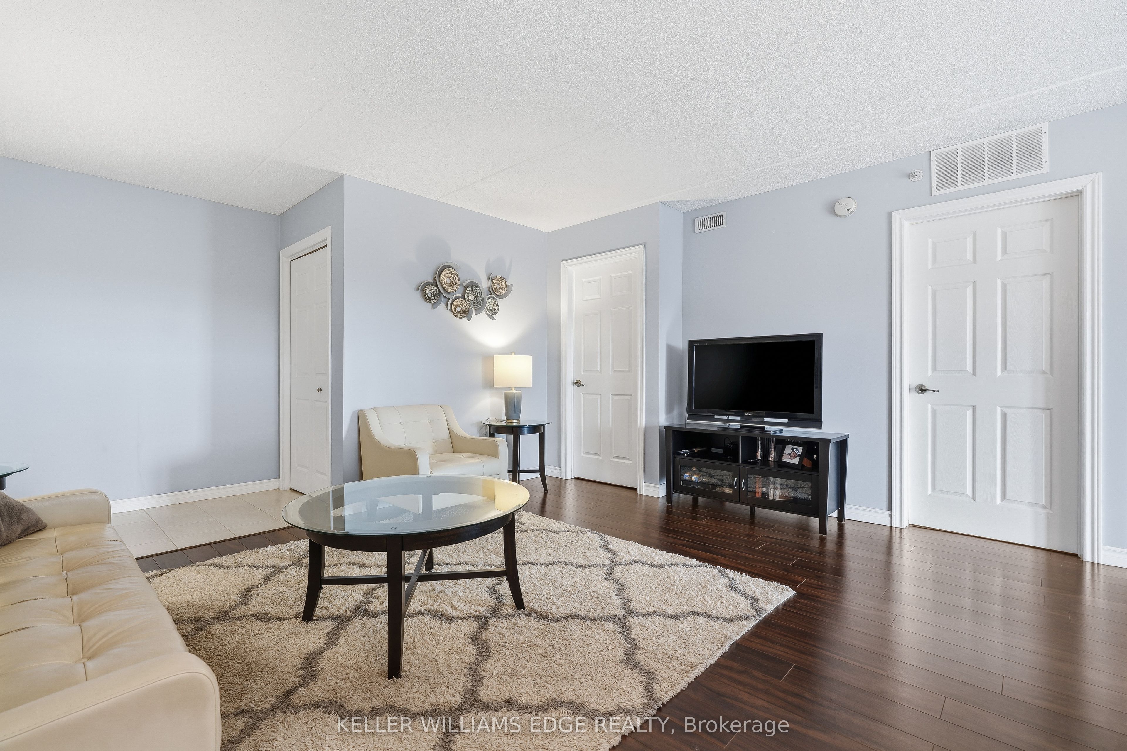 2035 Appleby Line 307 Property Photo 5