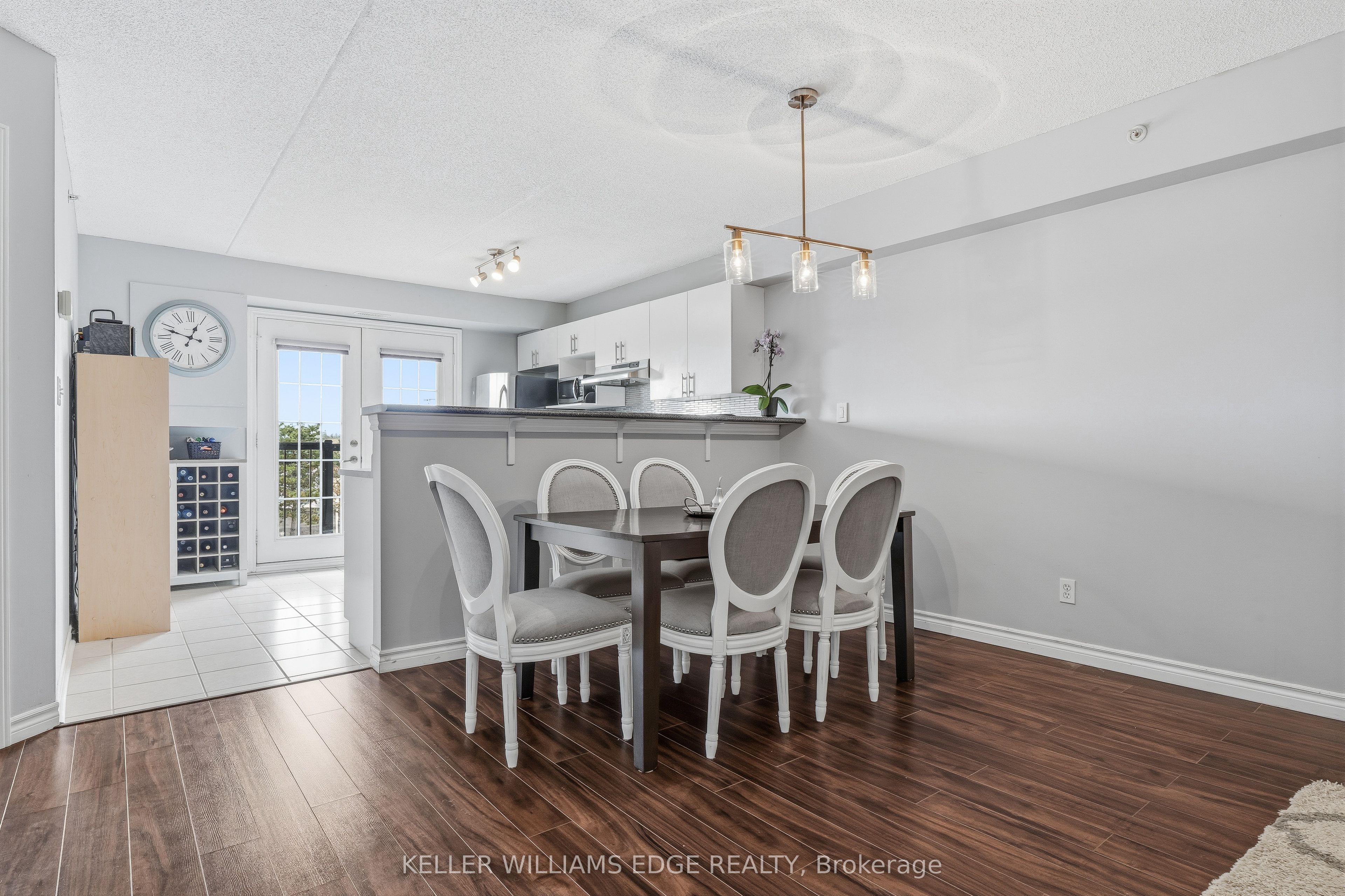 2035 Appleby Line 307 Property Photo 6