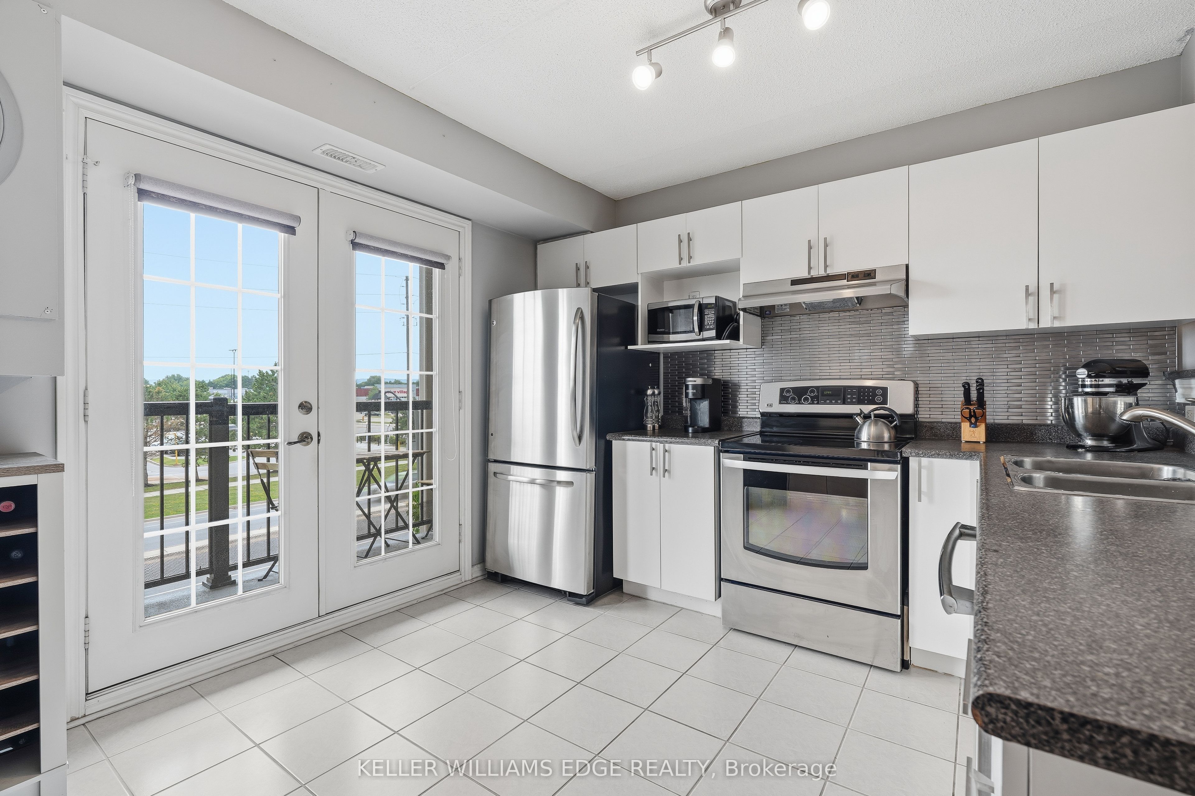 2035 Appleby Line 307 Property Photo 17