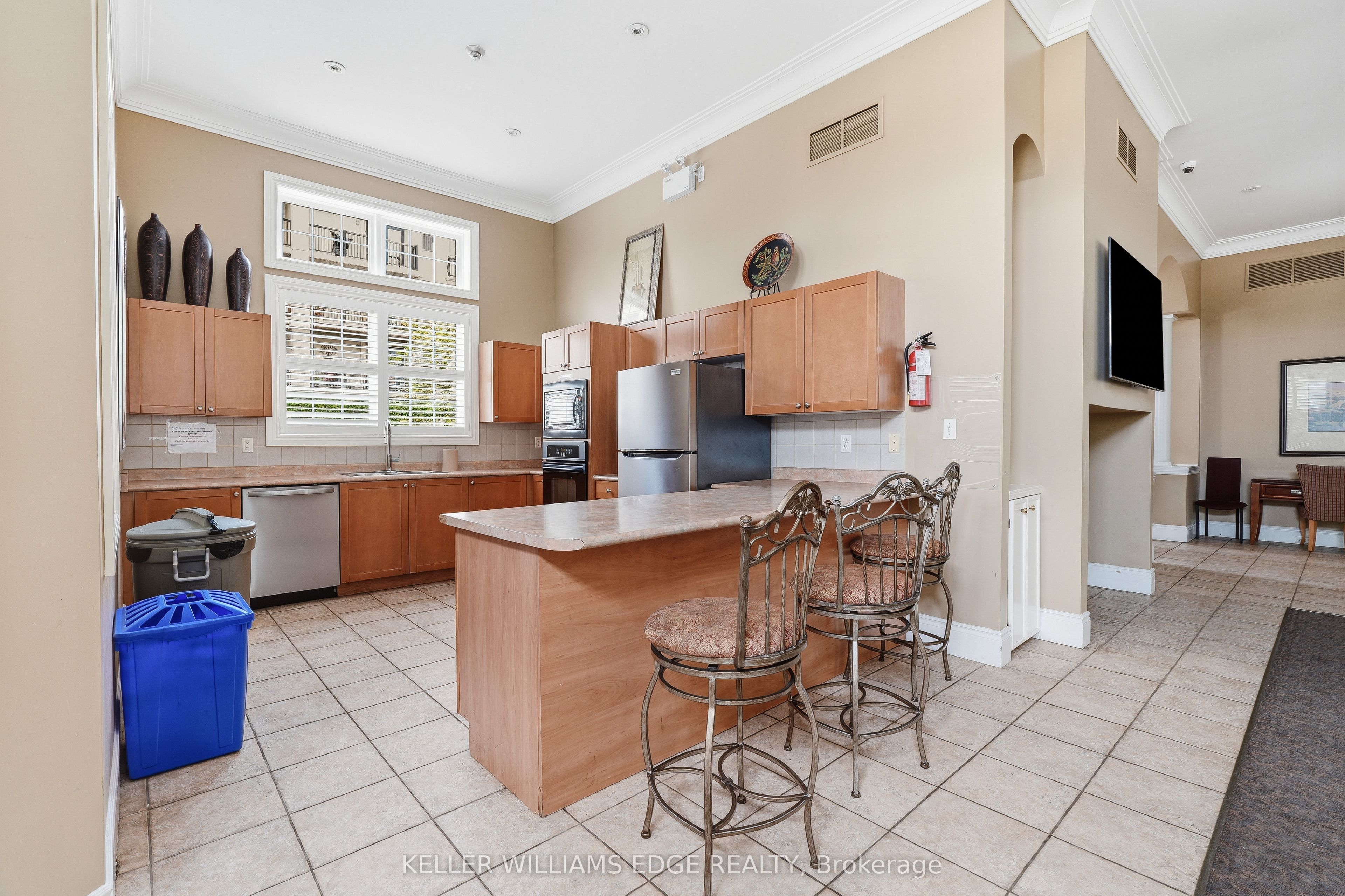 2035 Appleby Line 307 Property Photo 28