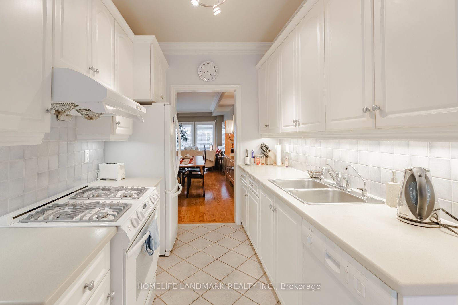 2283 Lake Shore Boulevard W B Property Photo 12