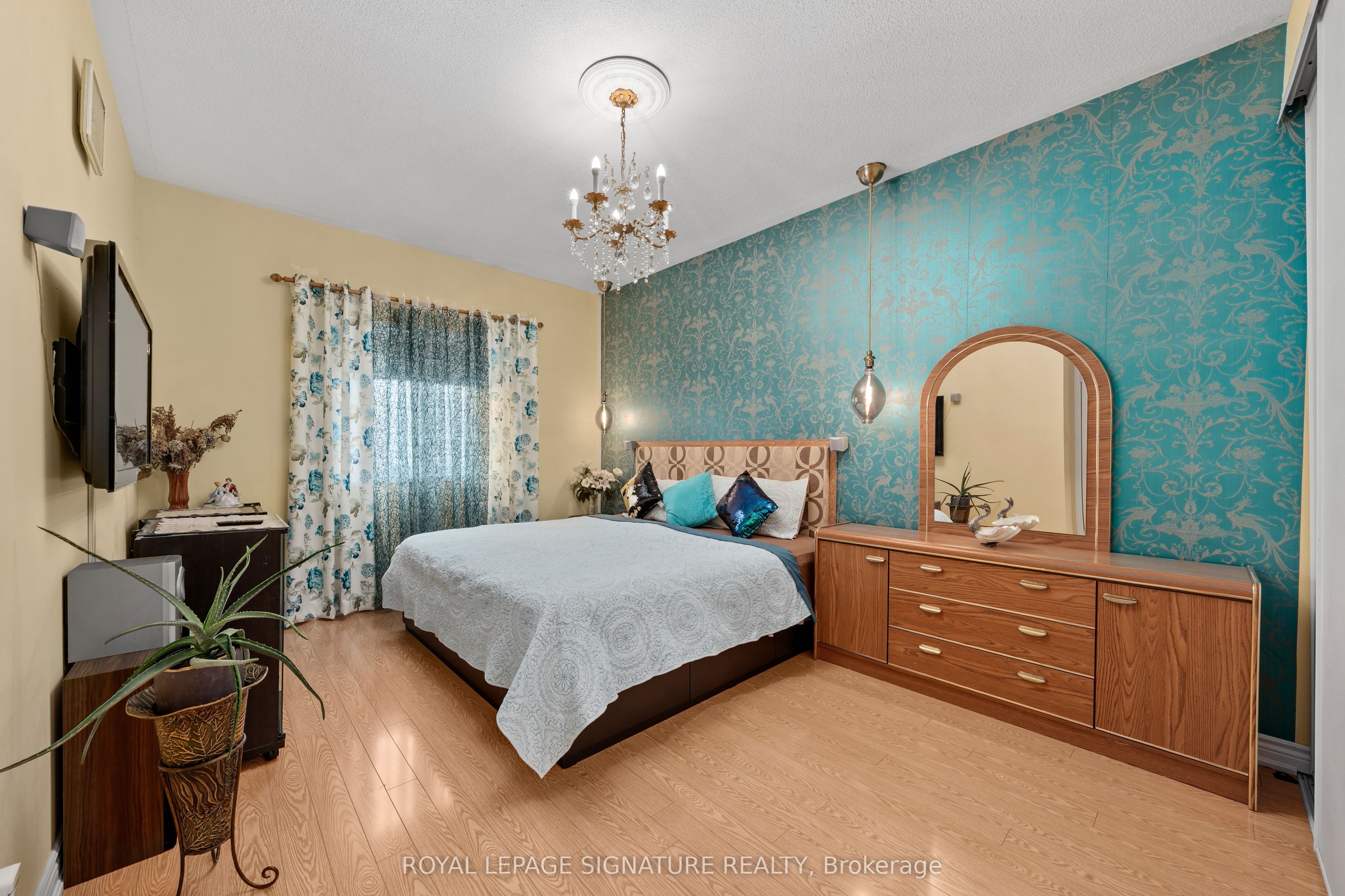 687 Twain Avenue Property Photo 4