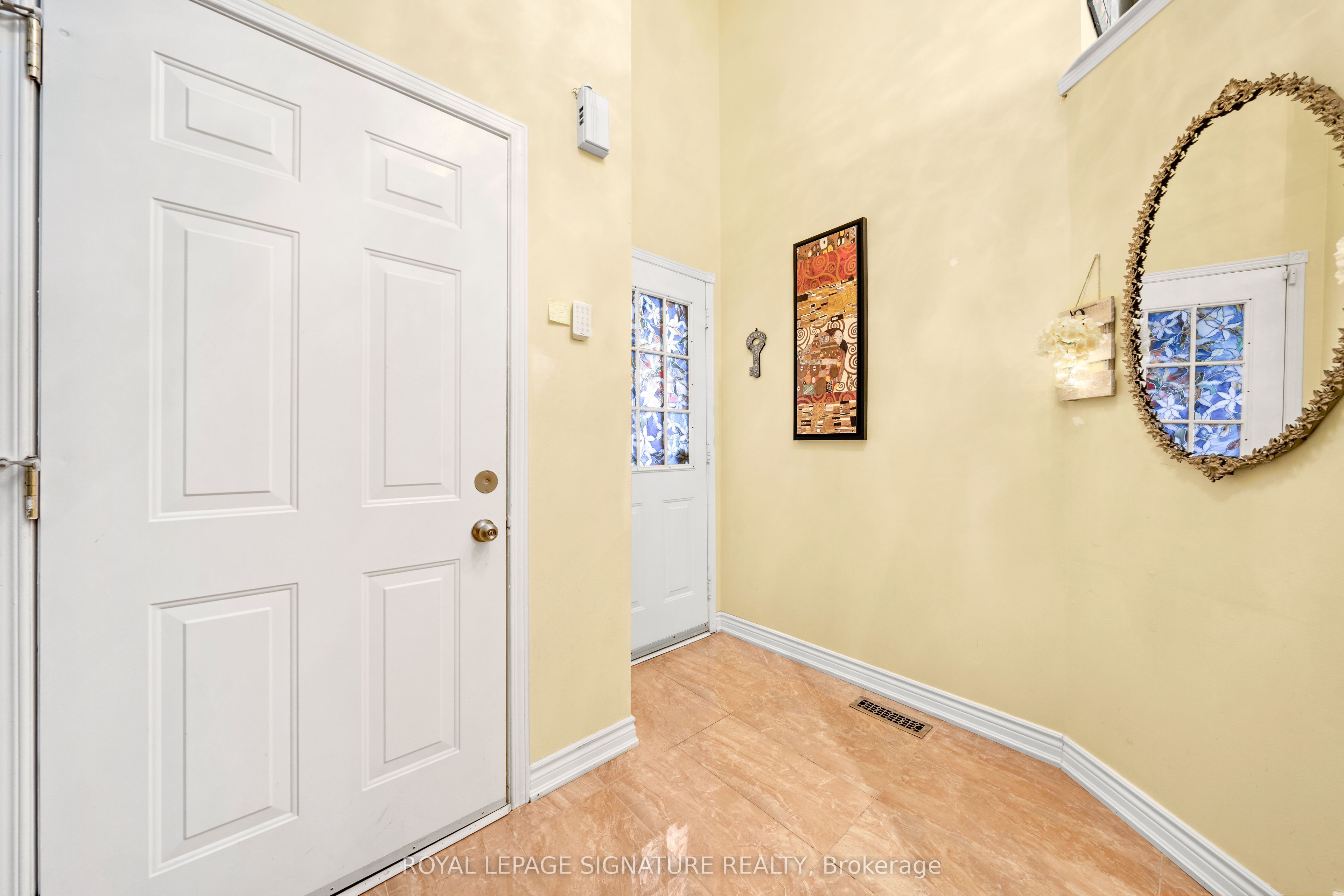 687 Twain Avenue Property Photo 5