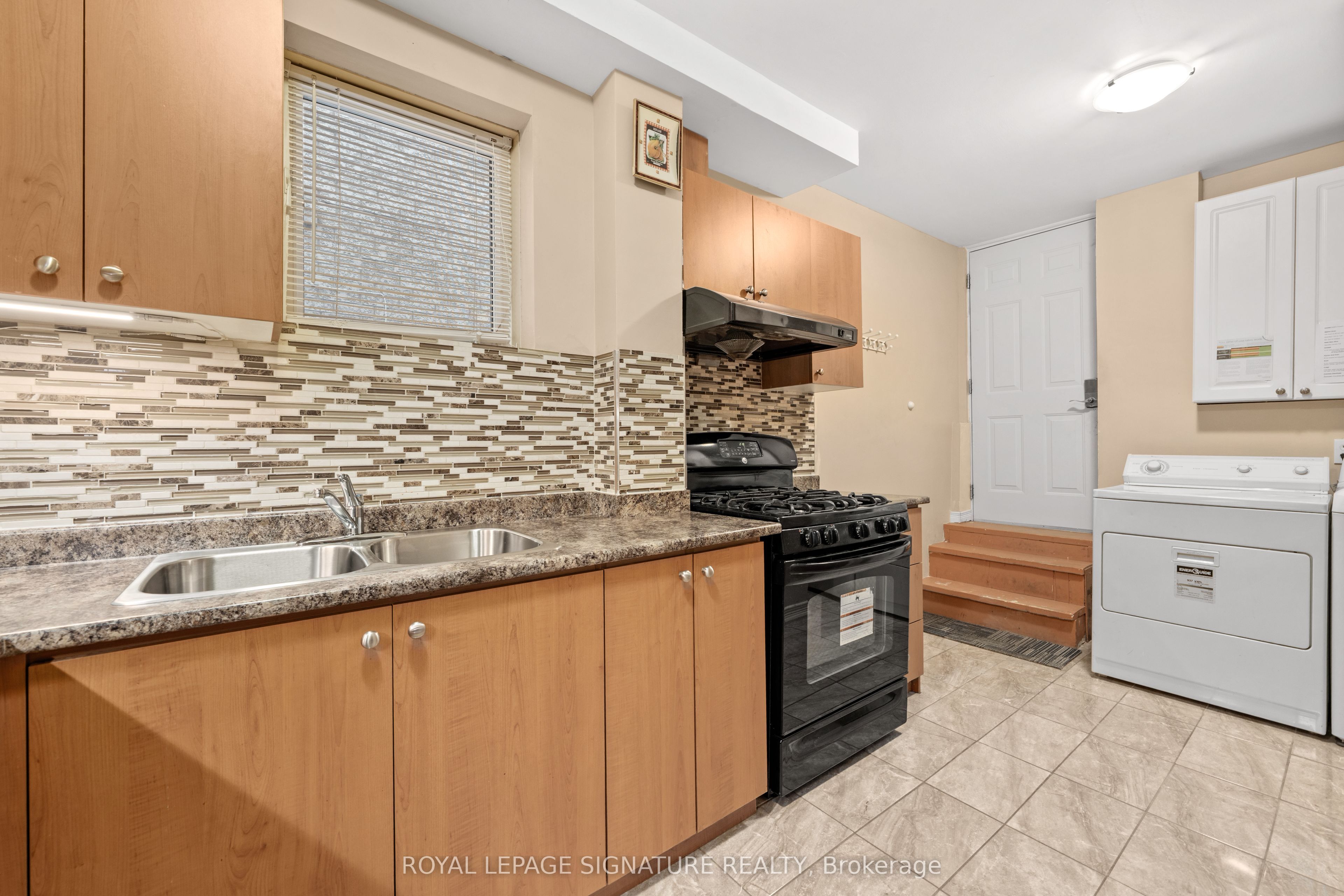 687 Twain Avenue Property Photo 26