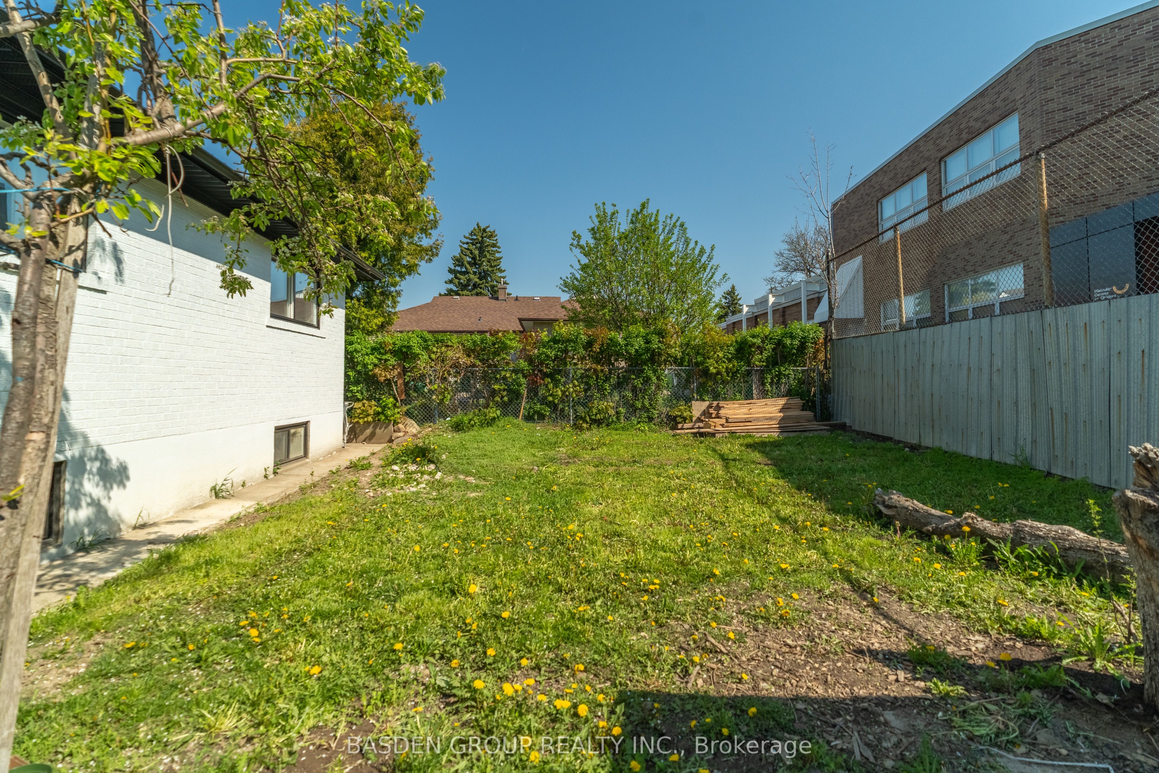 21 Mayberry Road Property Photo 46