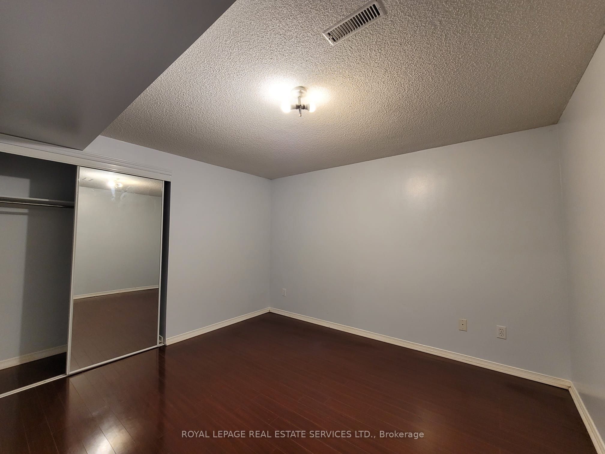 323 Winfield Terrace Bsmt Property Photo 2