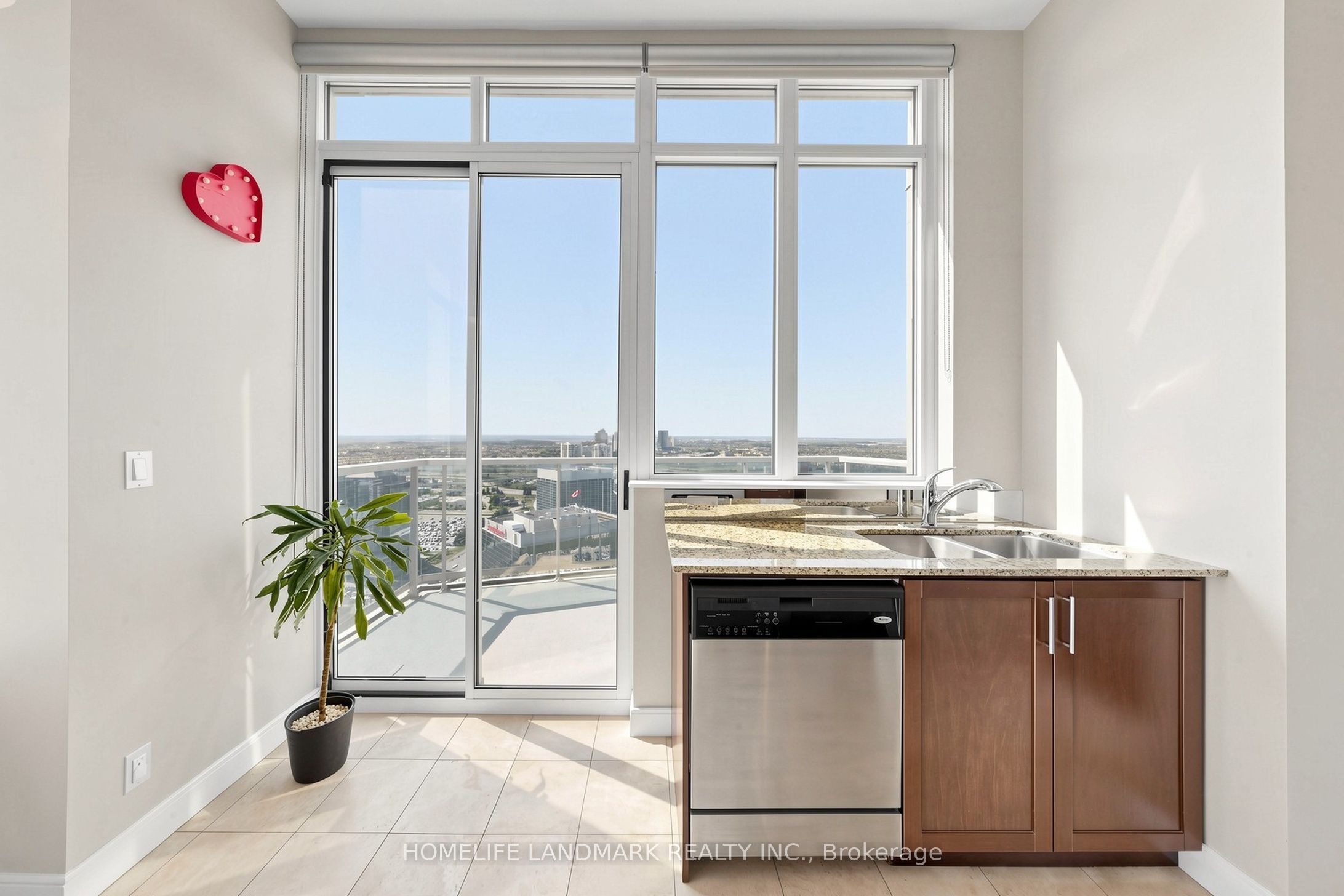 80 Absolute Avenue 3508 Property Photo 18