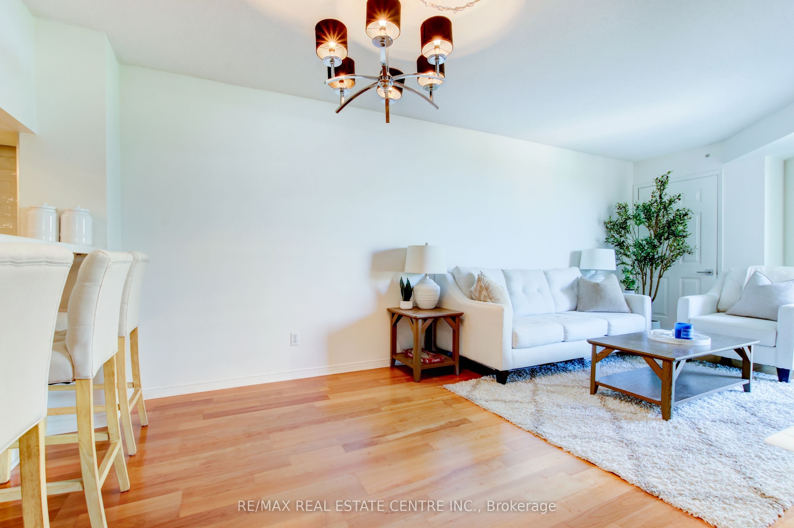 190 Manitoba Street 706 Property Photo 16