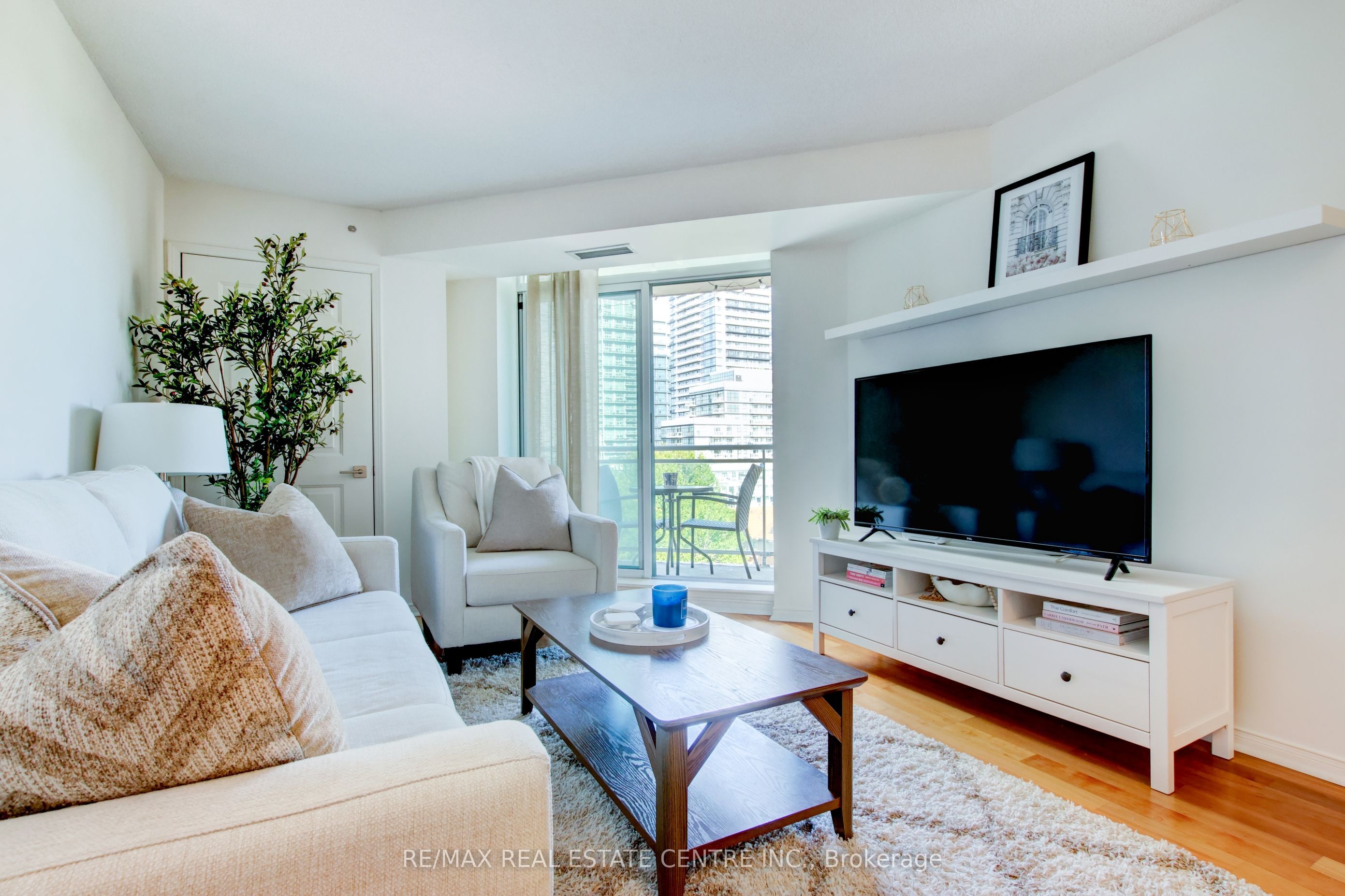 190 Manitoba Street 706 Property Photo 19