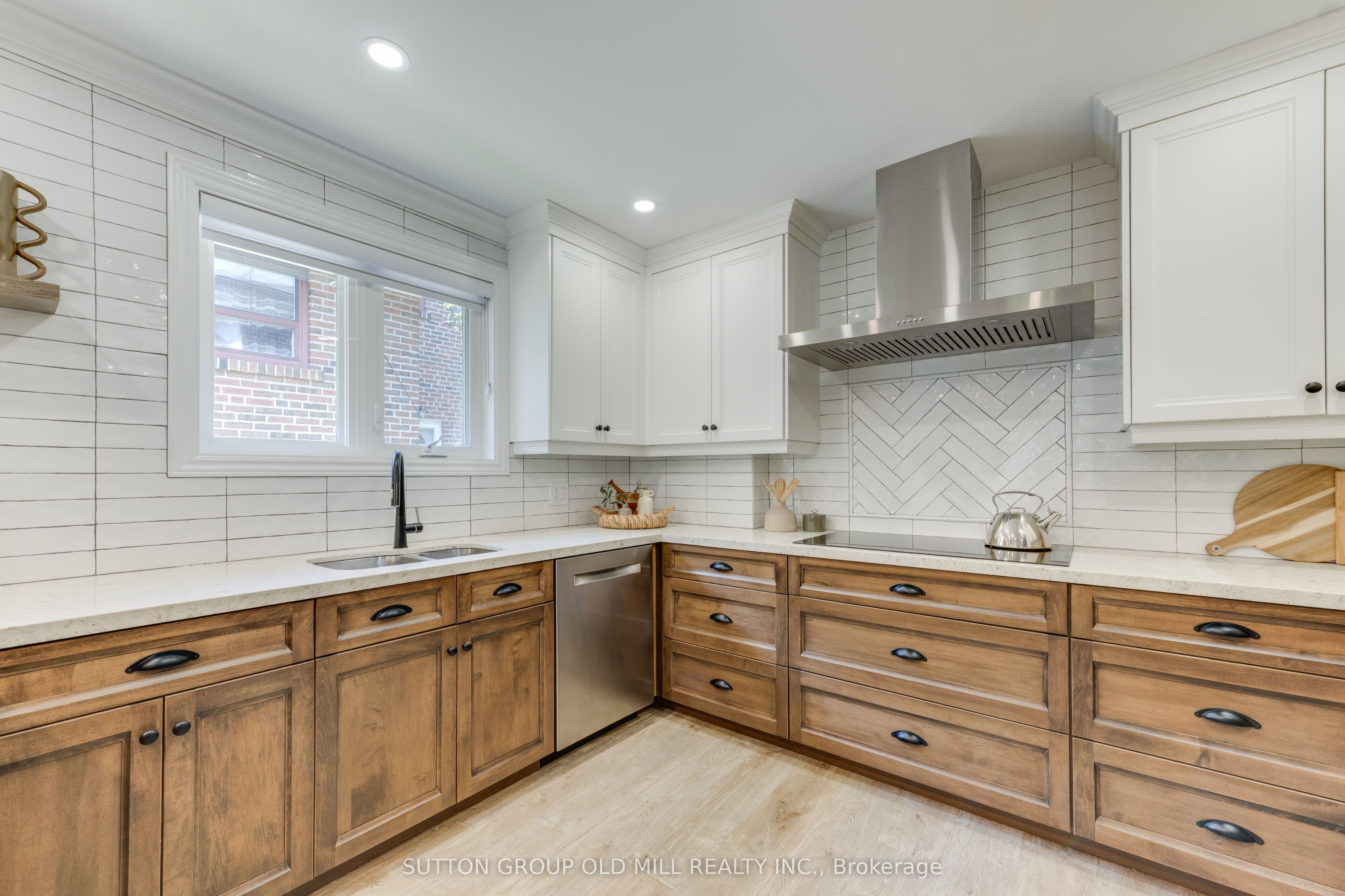 85 Bonnyview Drive Property Photo 4