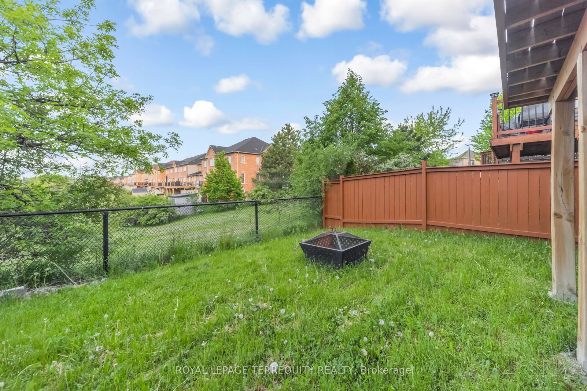7 Bamboo Grove Property Photo 37