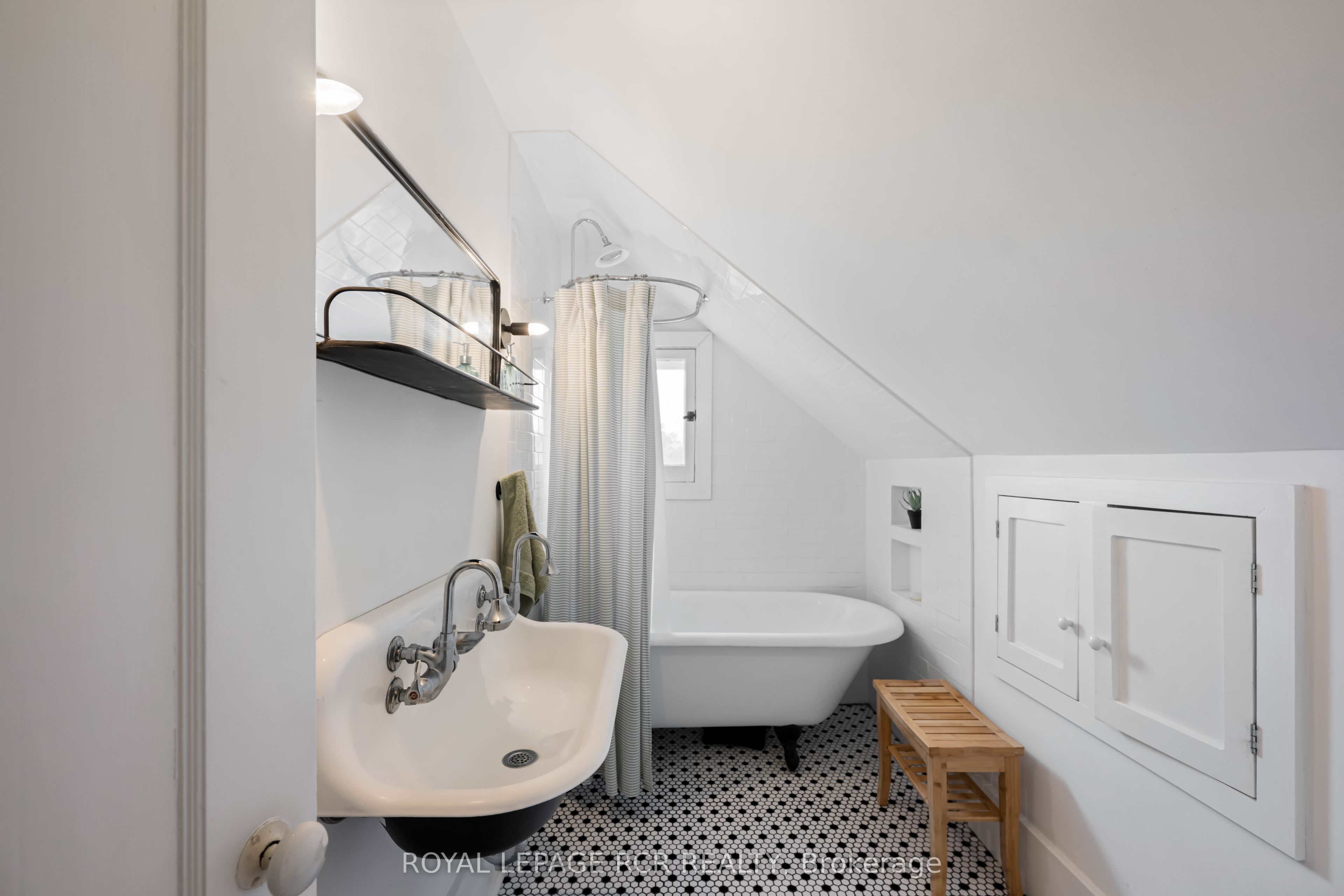 22 John Street Property Photo 33