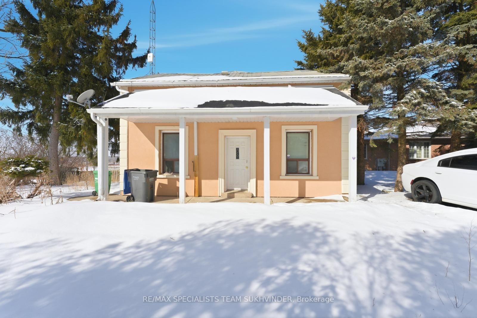 7048 King Street Property Photo 11