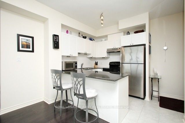 3865 Lake Shore Boulevard W 1109 Property Photo 4