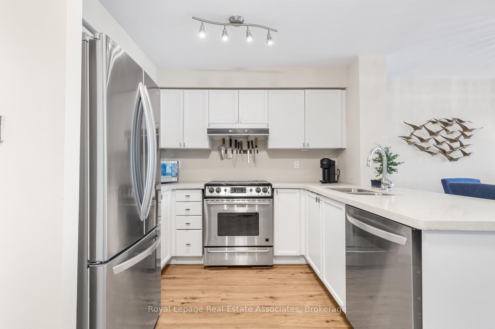 2565 Erin Centre Boulevard Ph7 Property Photo 8