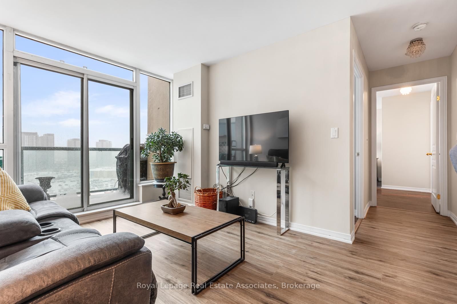 2565 Erin Centre Boulevard Ph7 Property Photo 15