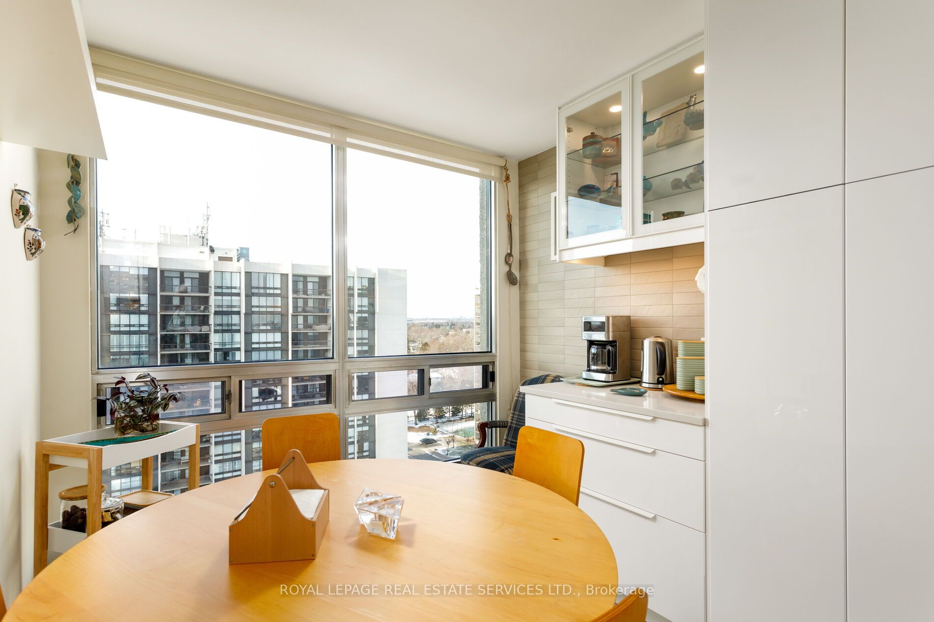 2180 Marine Drive 1401 Property Photo 17