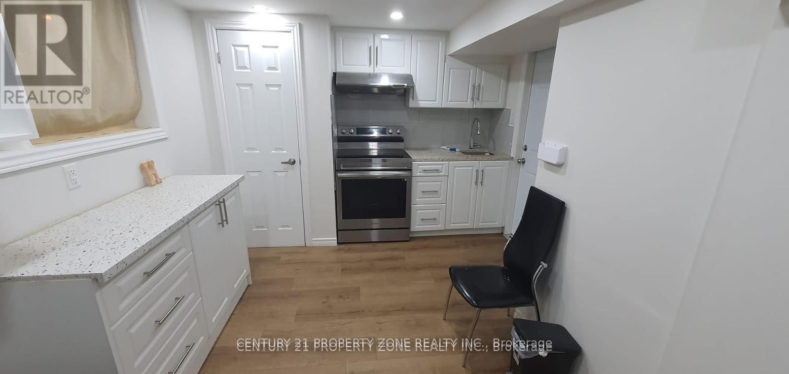 68 Hoskins Square Property Photo 2