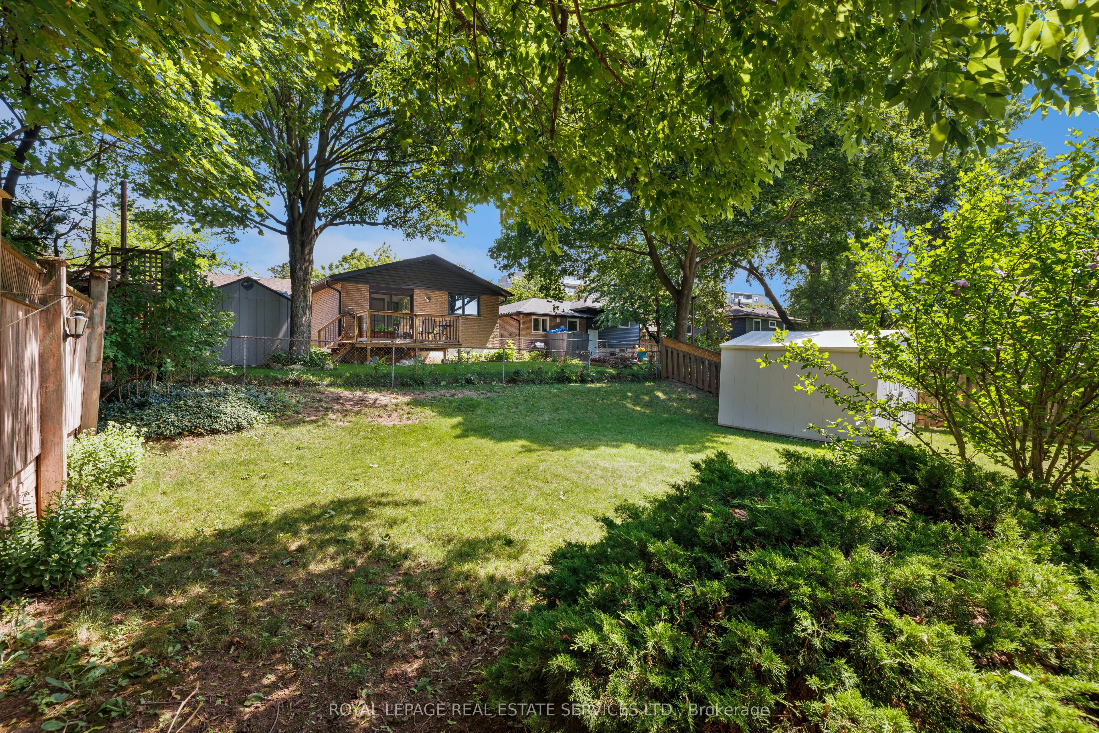 18 Osborne Crescent Property Photo 2