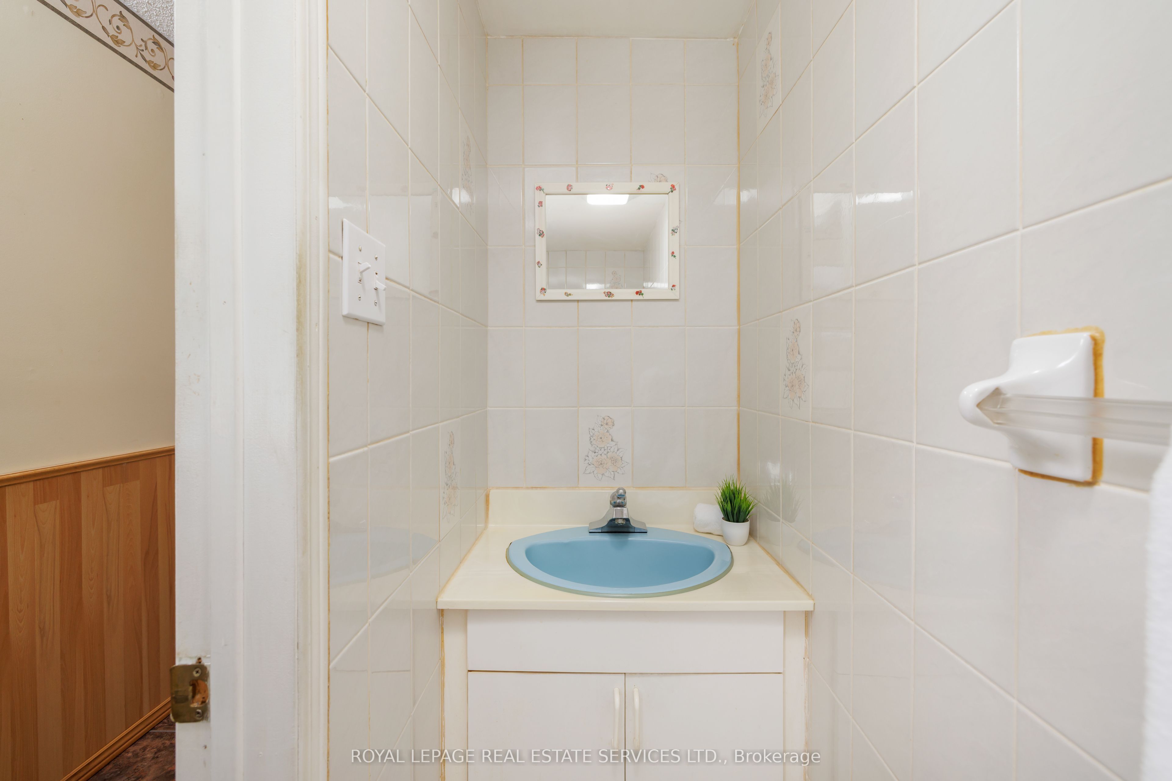 18 Osborne Crescent Property Photo 4