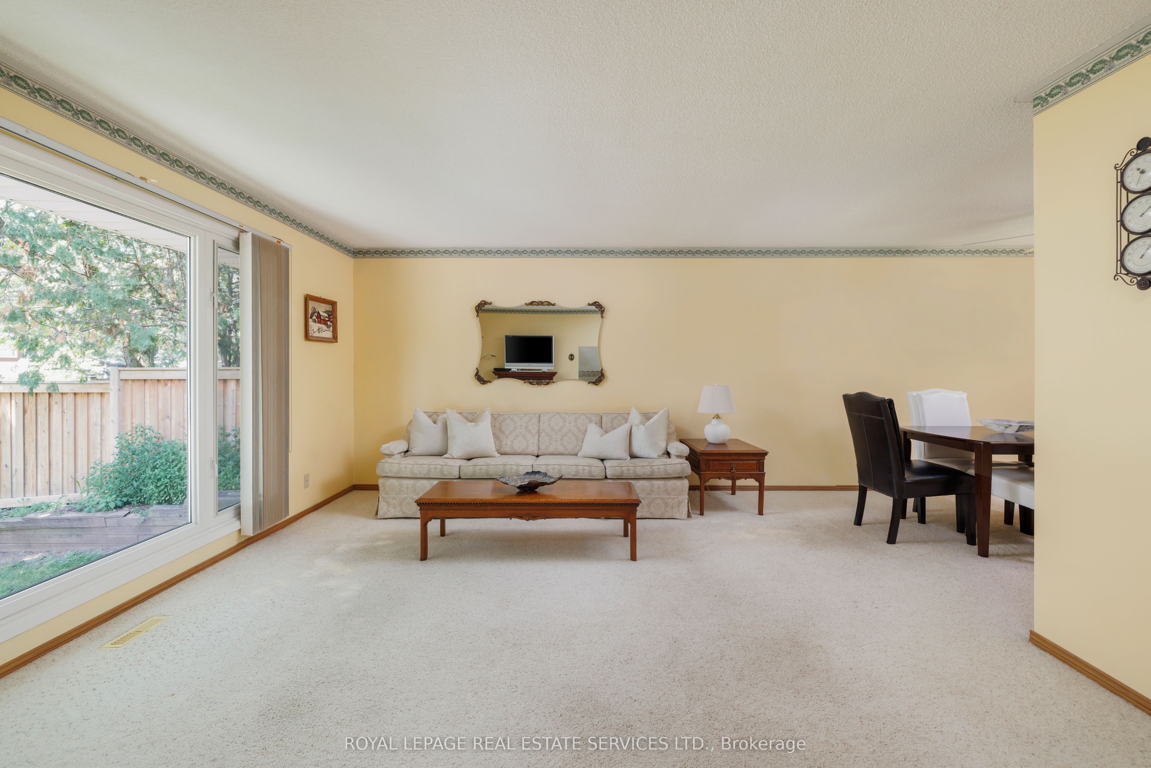 18 Osborne Crescent Property Photo 6