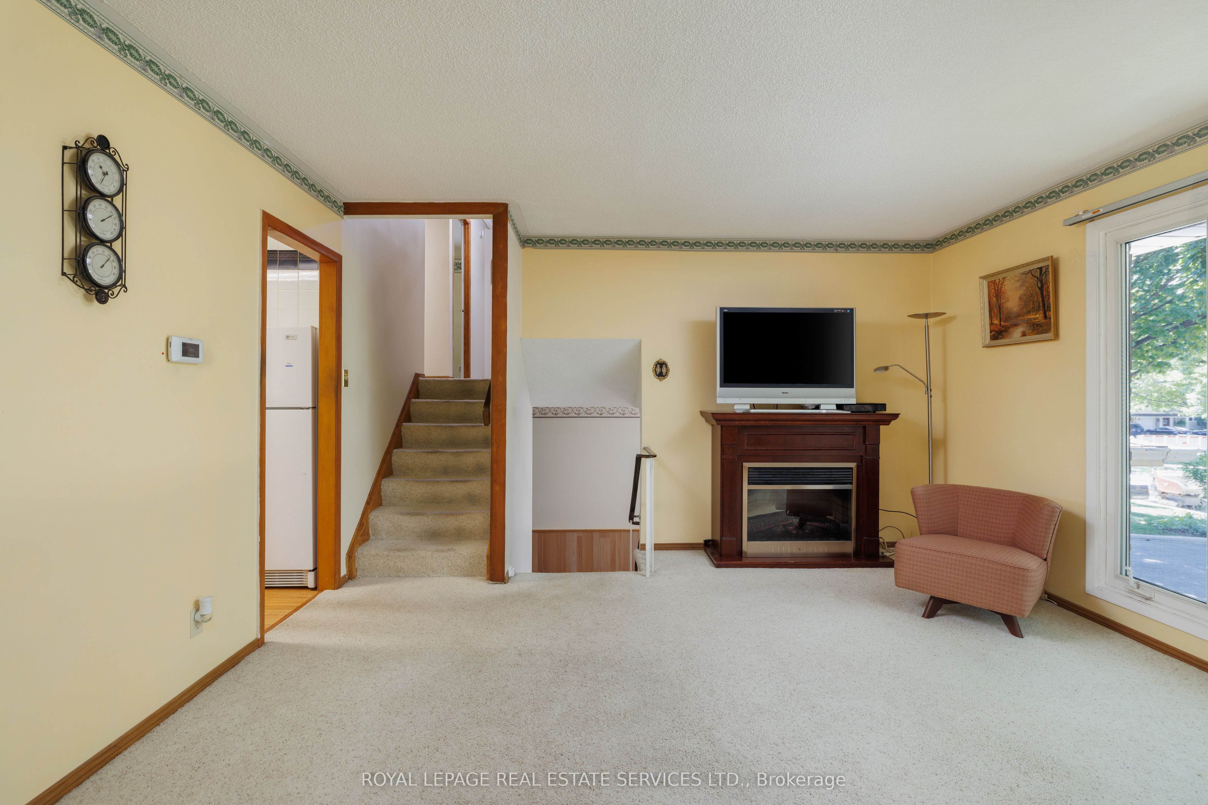 18 Osborne Crescent Property Photo 7