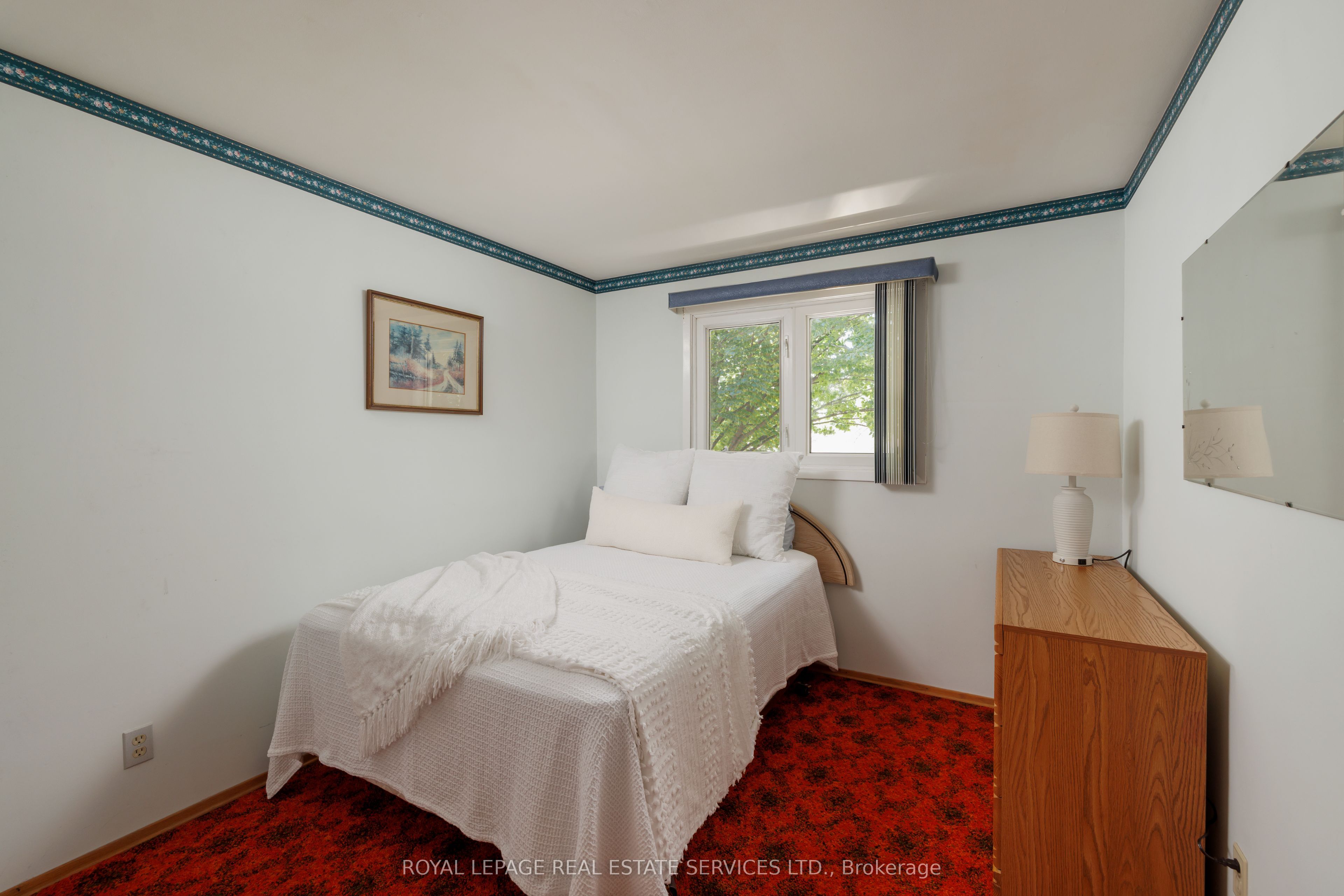 18 Osborne Crescent Property Photo 17