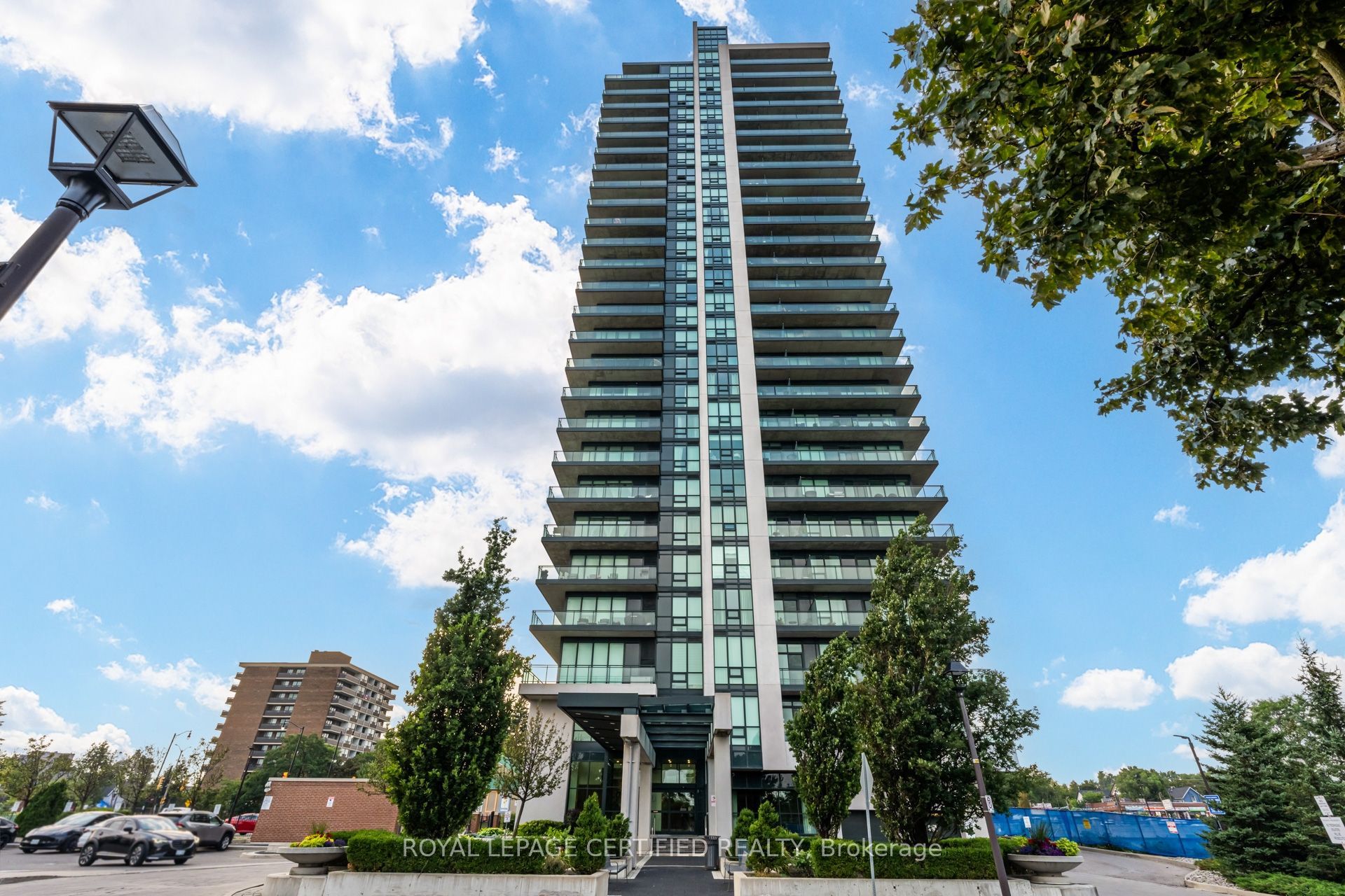 100 John Street 1806 Property Photo 1