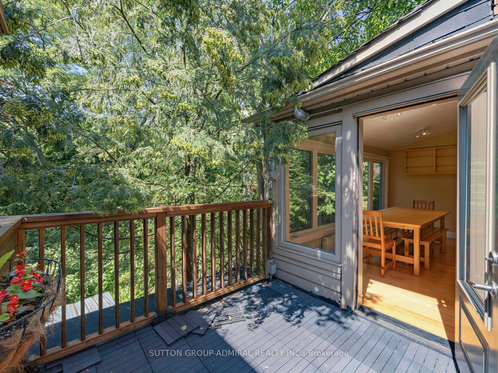 246 Ellis Avenue Property Photo 10