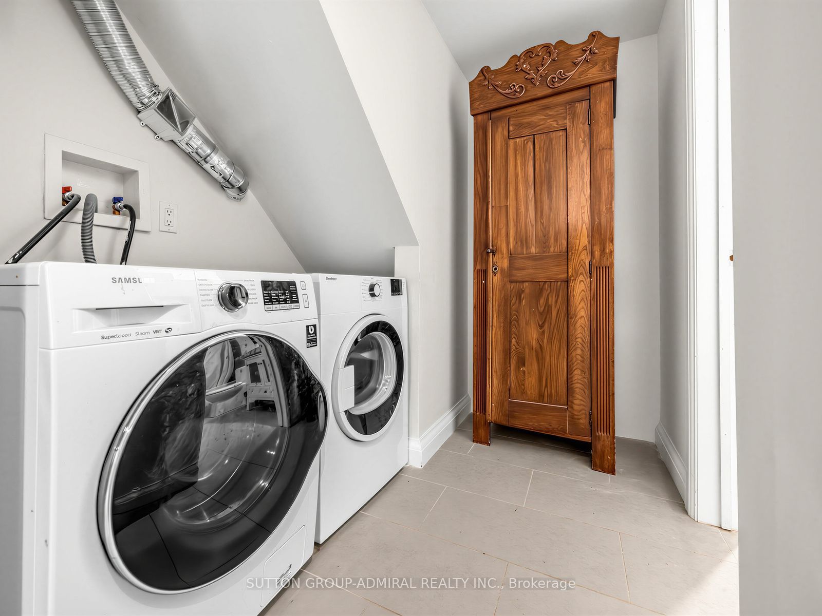 246 Ellis Avenue Property Photo 26