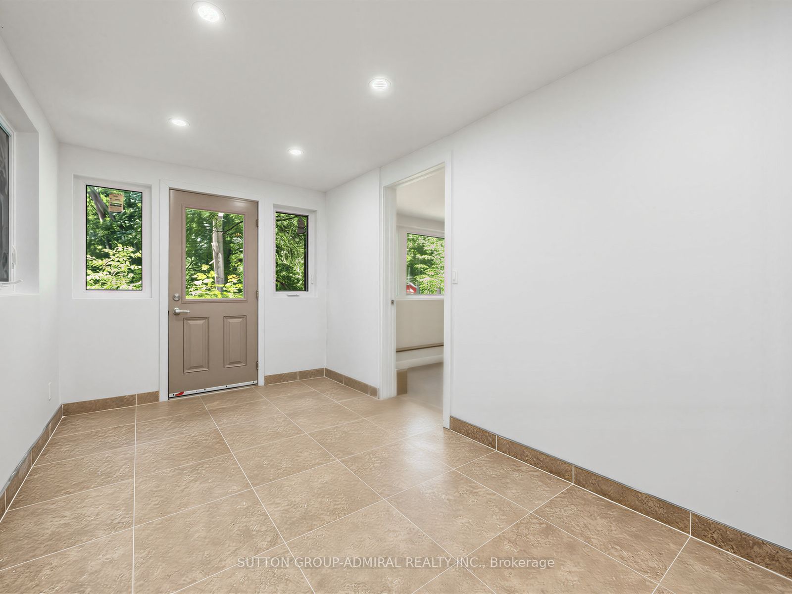 246 Ellis Avenue Property Photo 28