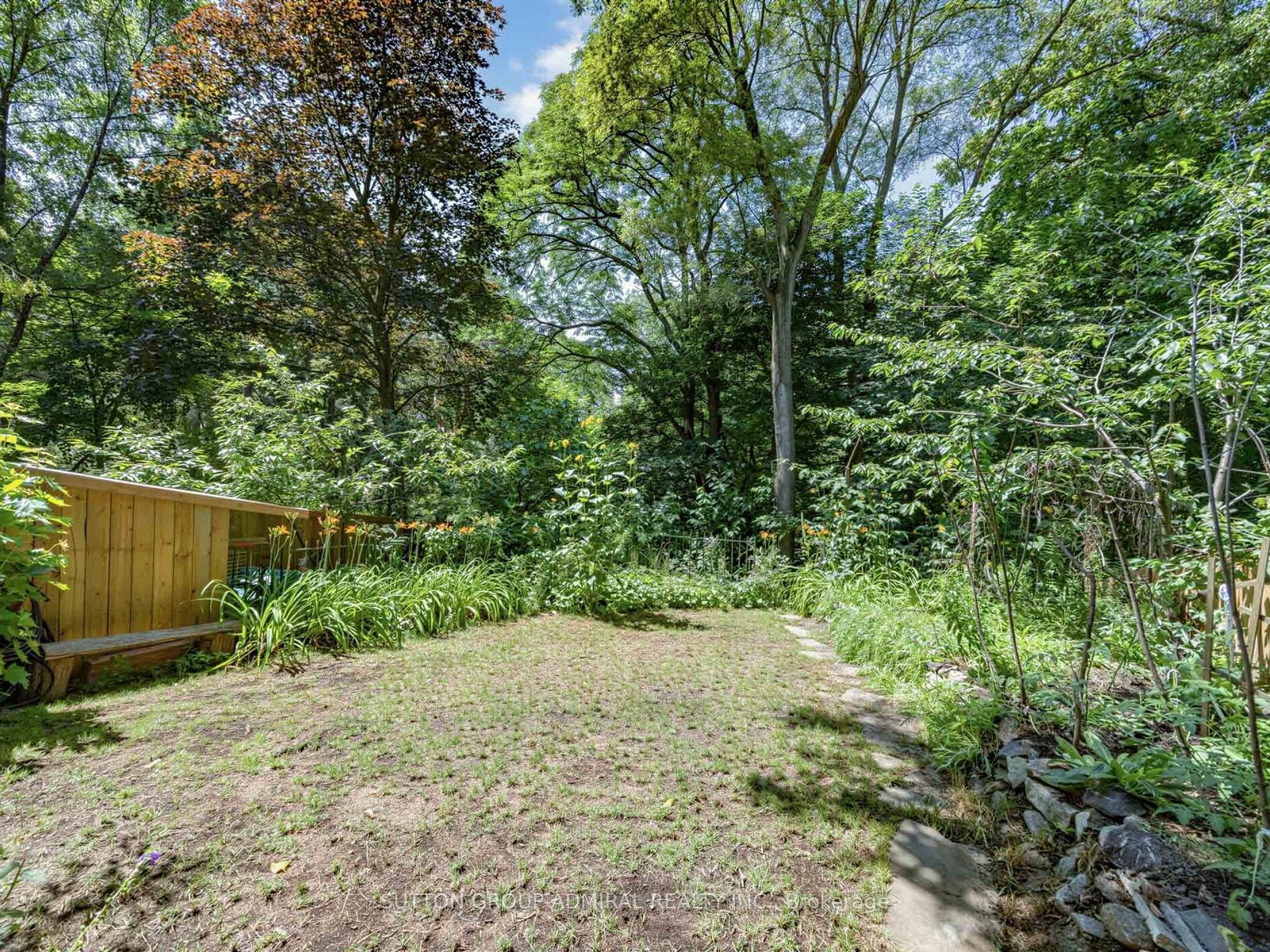 246 Ellis Avenue Property Photo 32