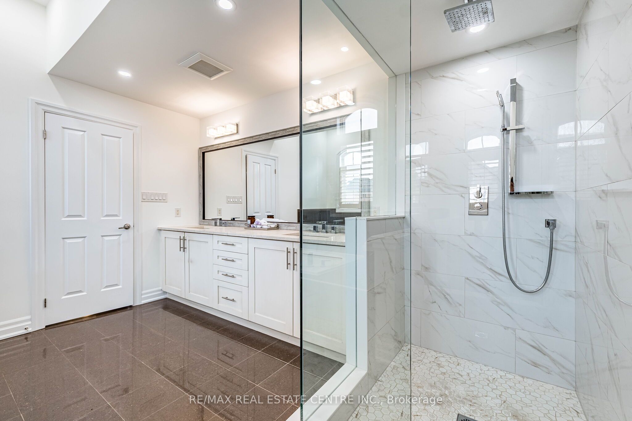 40 Cachet Court Property Photo 29