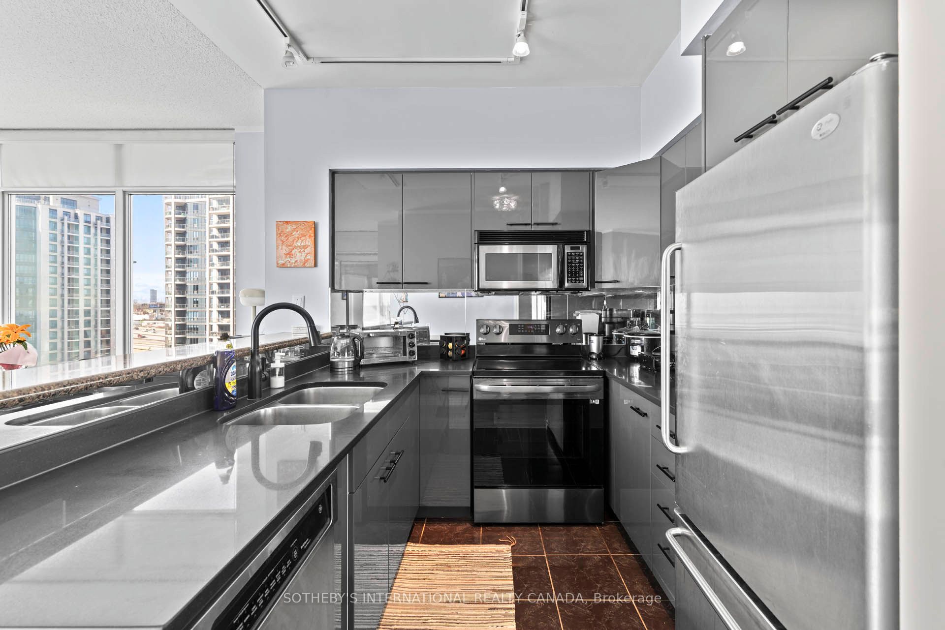 5 Marine Parade Drive 1013 Property Photo 7