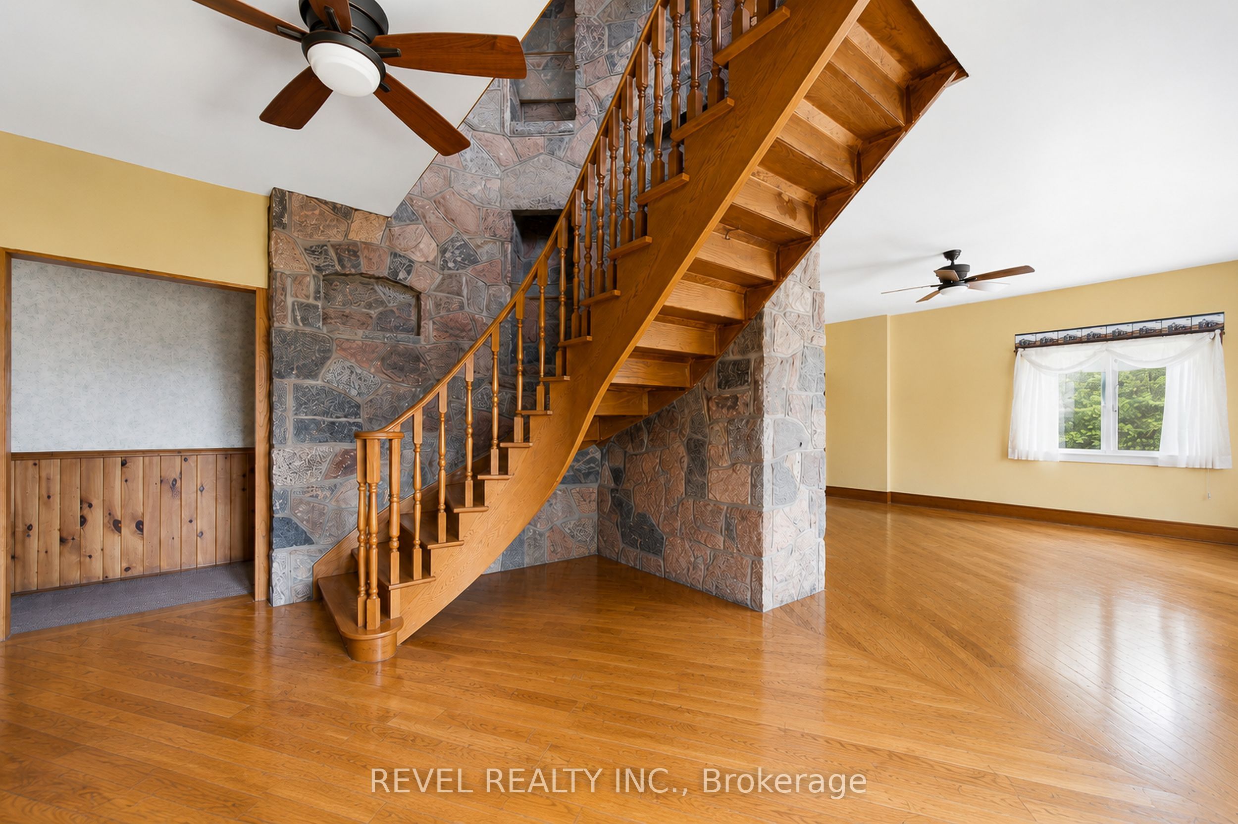 3156 Escarpment Side Road Property Photo 6