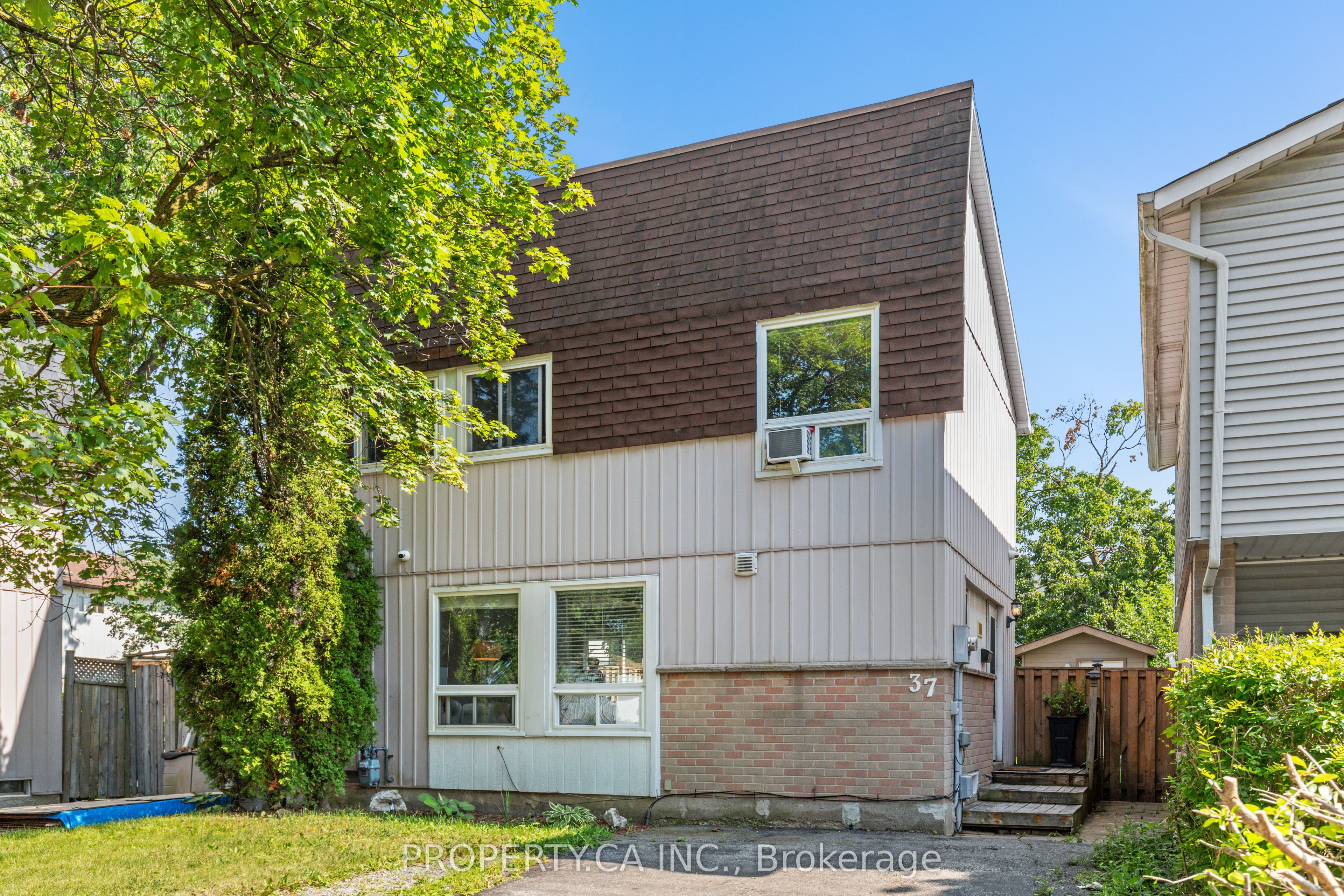 37 Gladstone Square Property Photo 1